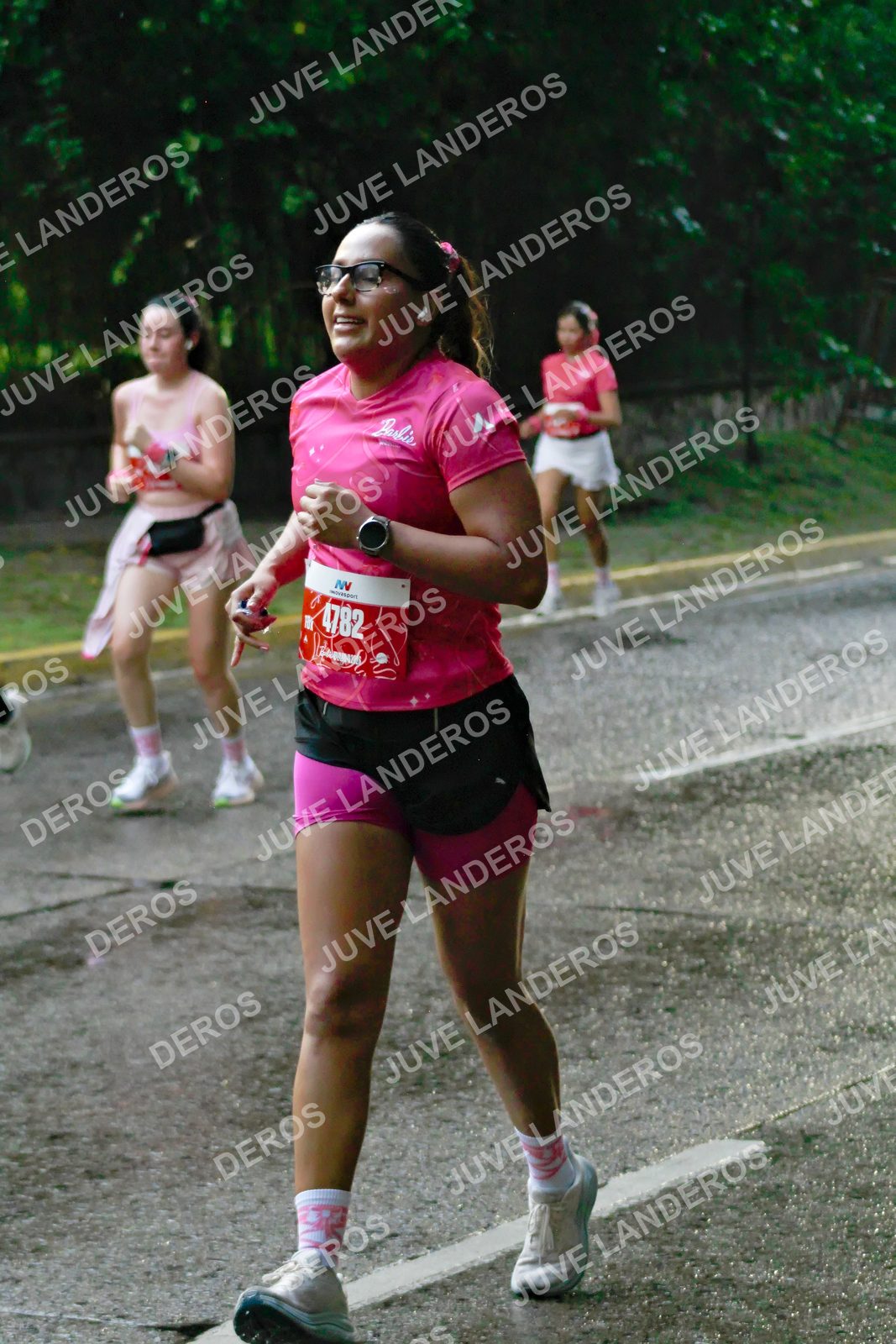 Foto del BARBIE RUN GUADALAJARA en Paseo Andares, Blvd. Puerta de Hierro 4965, Zapopan a las 07:38 · Ruta · dorsal 4782