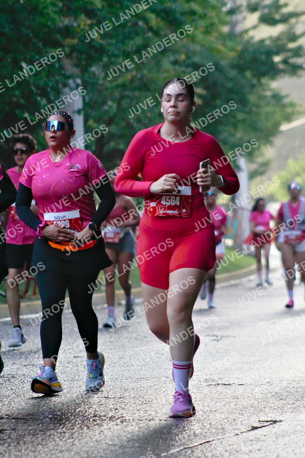 Foto del BARBIE RUN GUADALAJARA en Paseo Andares, Blvd. Puerta de Hierro 4965, Zapopan a las 07:40 · Ruta · dorsal 4564