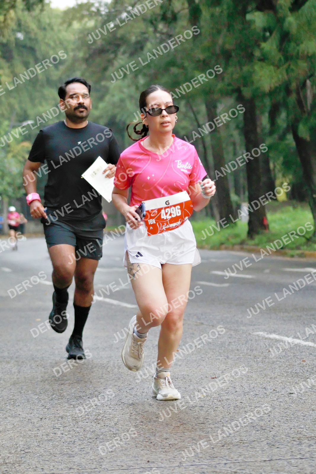 Foto del BARBIE RUN GUADALAJARA en Paseo Andares, Blvd. Puerta de Hierro 4965, Zapopan a las 07:21 · Ruta · dorsal 4296