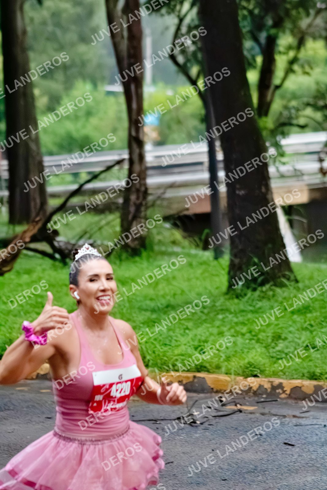 Foto del BARBIE RUN GUADALAJARA en Paseo Andares, Blvd. Puerta de Hierro 4965, Zapopan a las 06:57 · Ruta · dorsal 4220
