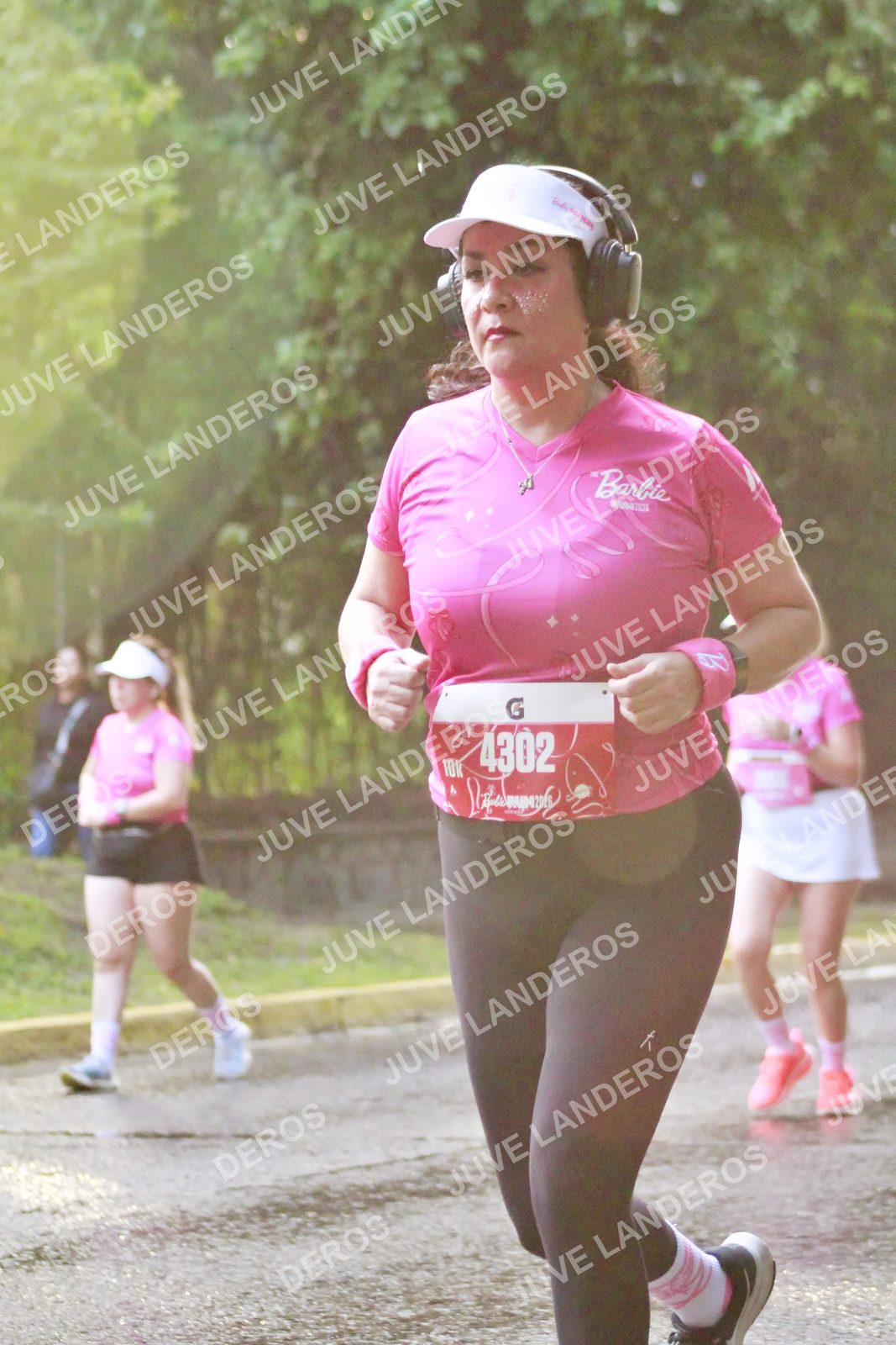 Foto del BARBIE RUN GUADALAJARA en Paseo Andares, Blvd. Puerta de Hierro 4965, Zapopan a las 07:42 · Ruta · dorsal 4302