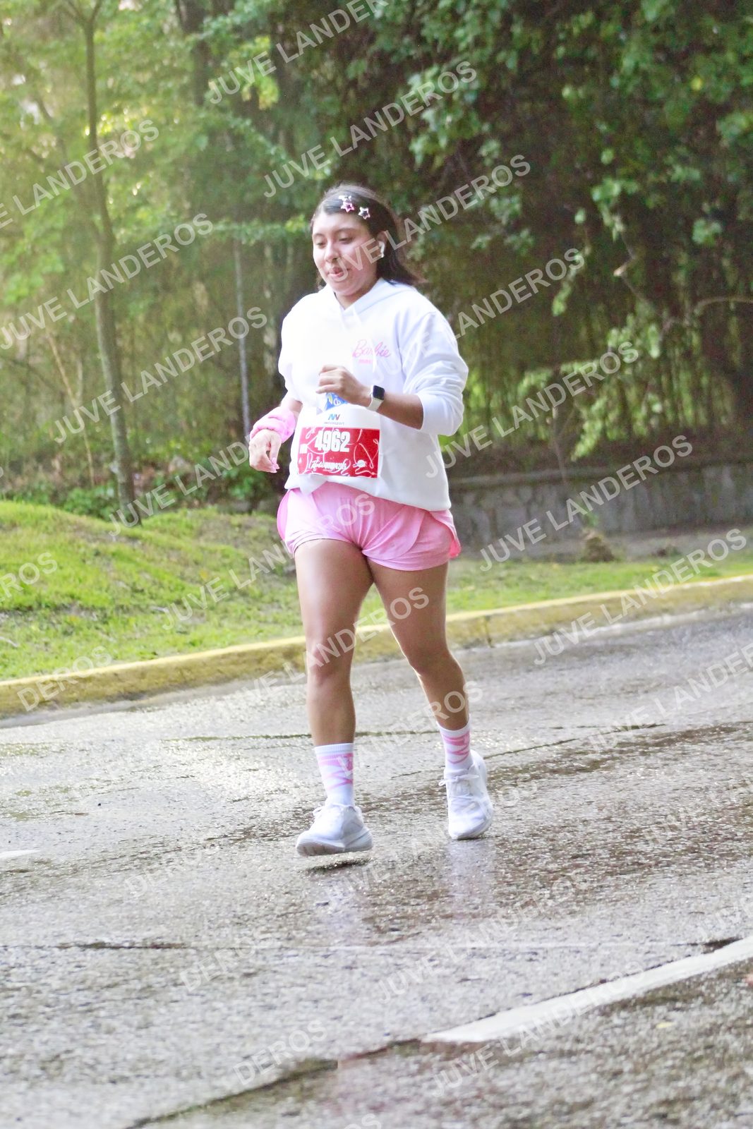 Foto del BARBIE RUN GUADALAJARA en Paseo Andares, Blvd. Puerta de Hierro 4965, Zapopan a las 07:43 · Ruta · dorsal 4962