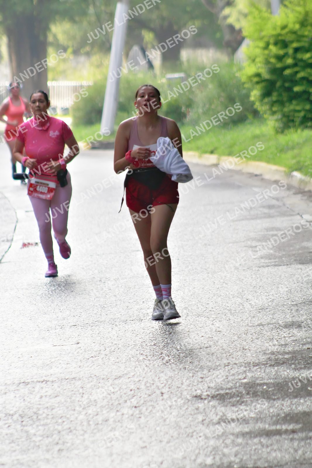Foto del BARBIE RUN GUADALAJARA en Paseo Andares, Blvd. Puerta de Hierro 4965, Zapopan a las 07:44 · Ruta · dorsal 4400
