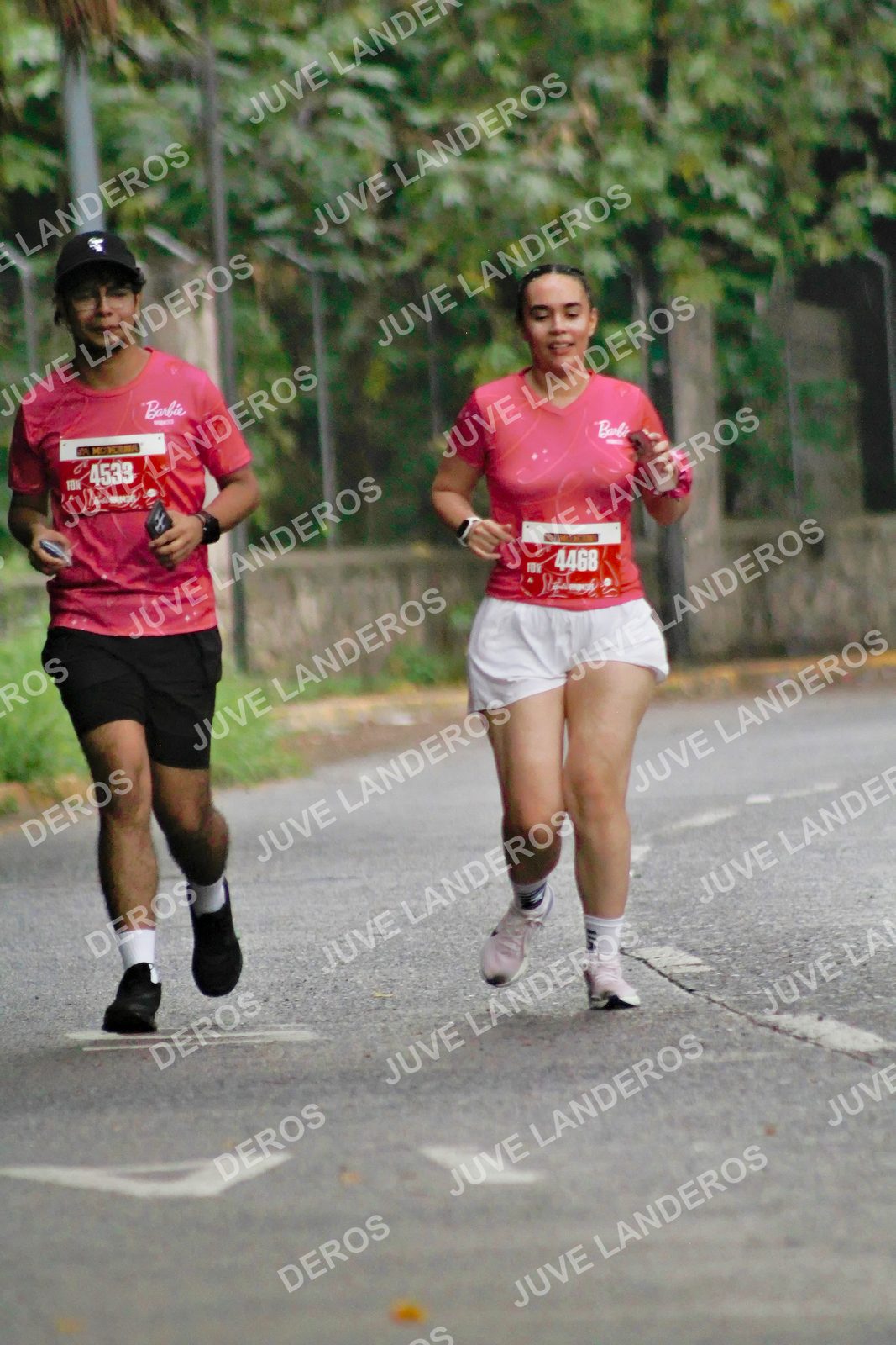 Foto del BARBIE RUN GUADALAJARA en Paseo Andares, Blvd. Puerta de Hierro 4965, Zapopan a las 07:27 · Ruta · dorsal 4468, 4533