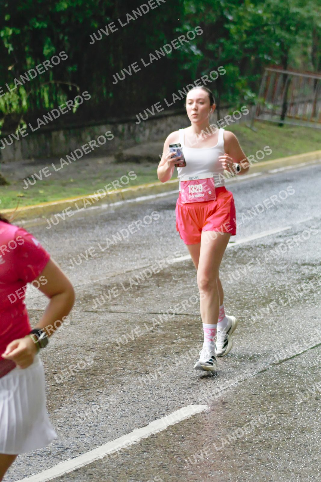 Foto del BARBIE RUN GUADALAJARA en Paseo Andares, Blvd. Puerta de Hierro 4965, Zapopan a las 07:48 · Ruta · dorsal 7329