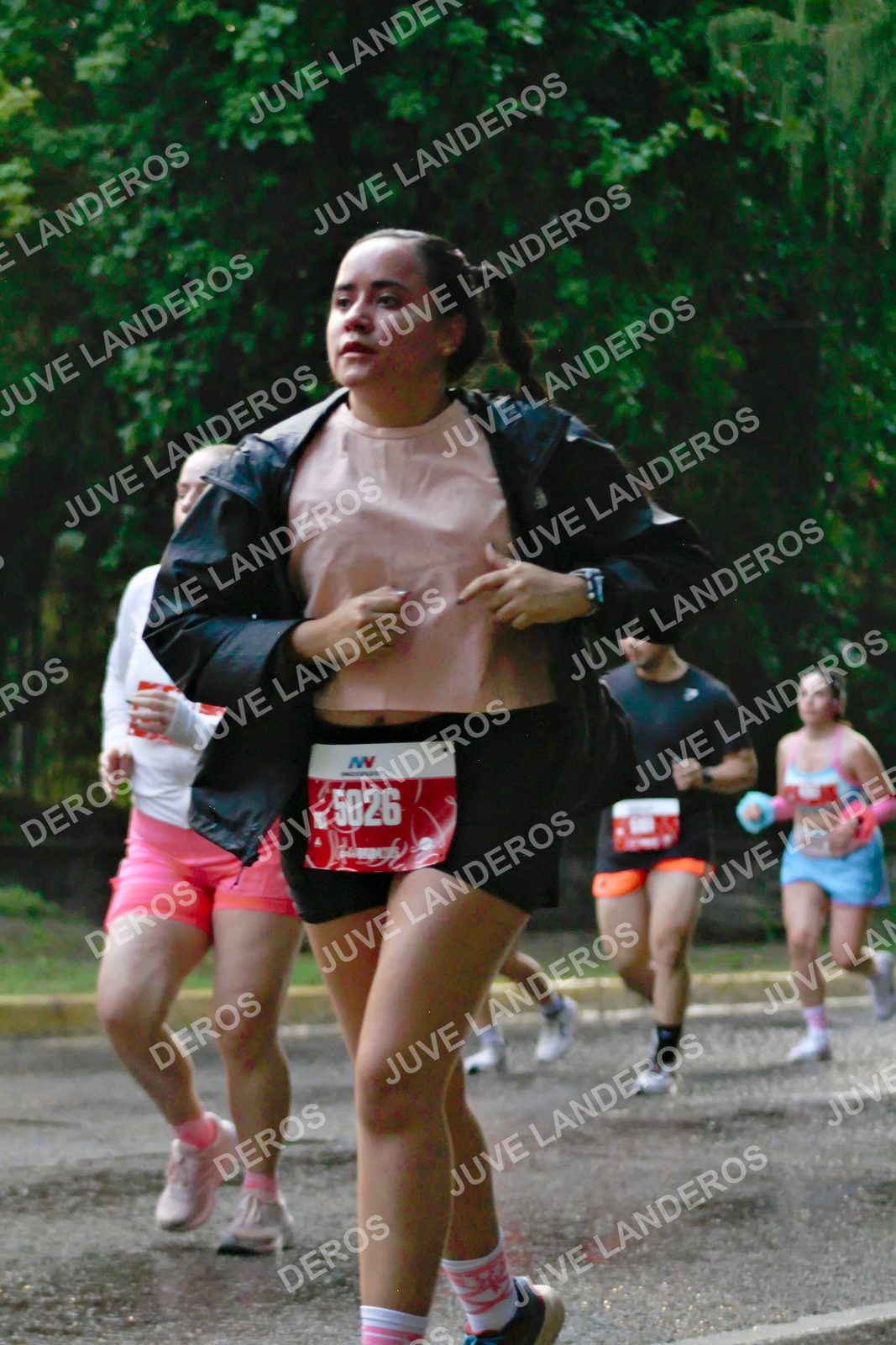 Foto del BARBIE RUN GUADALAJARA en Paseo Andares, Blvd. Puerta de Hierro 4965, Zapopan a las 07:41 · Ruta · dorsal 5026