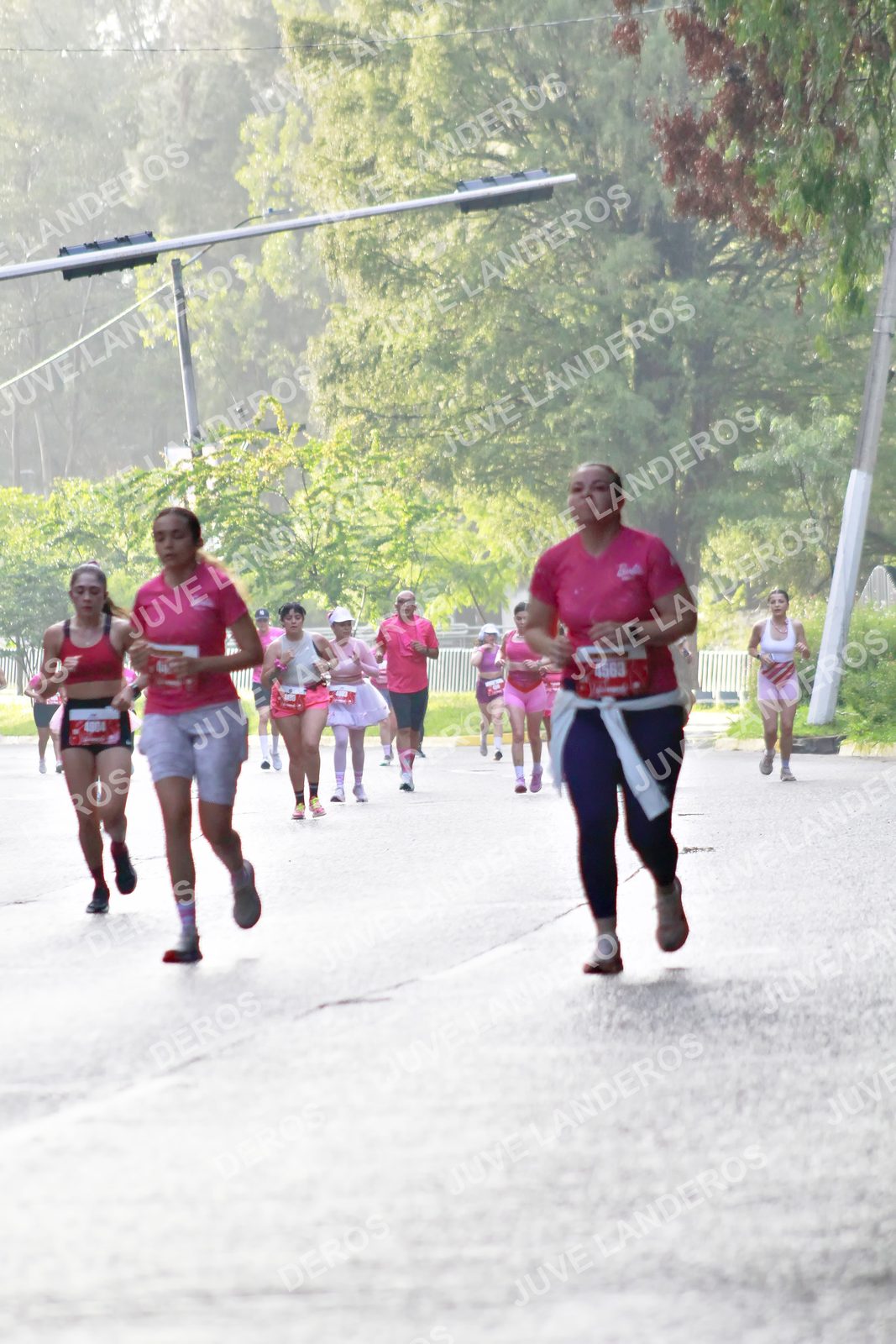 Foto del BARBIE RUN GUADALAJARA en Paseo Andares, Blvd. Puerta de Hierro 4965, Zapopan a las 07:43 · Ruta · dorsal 4563