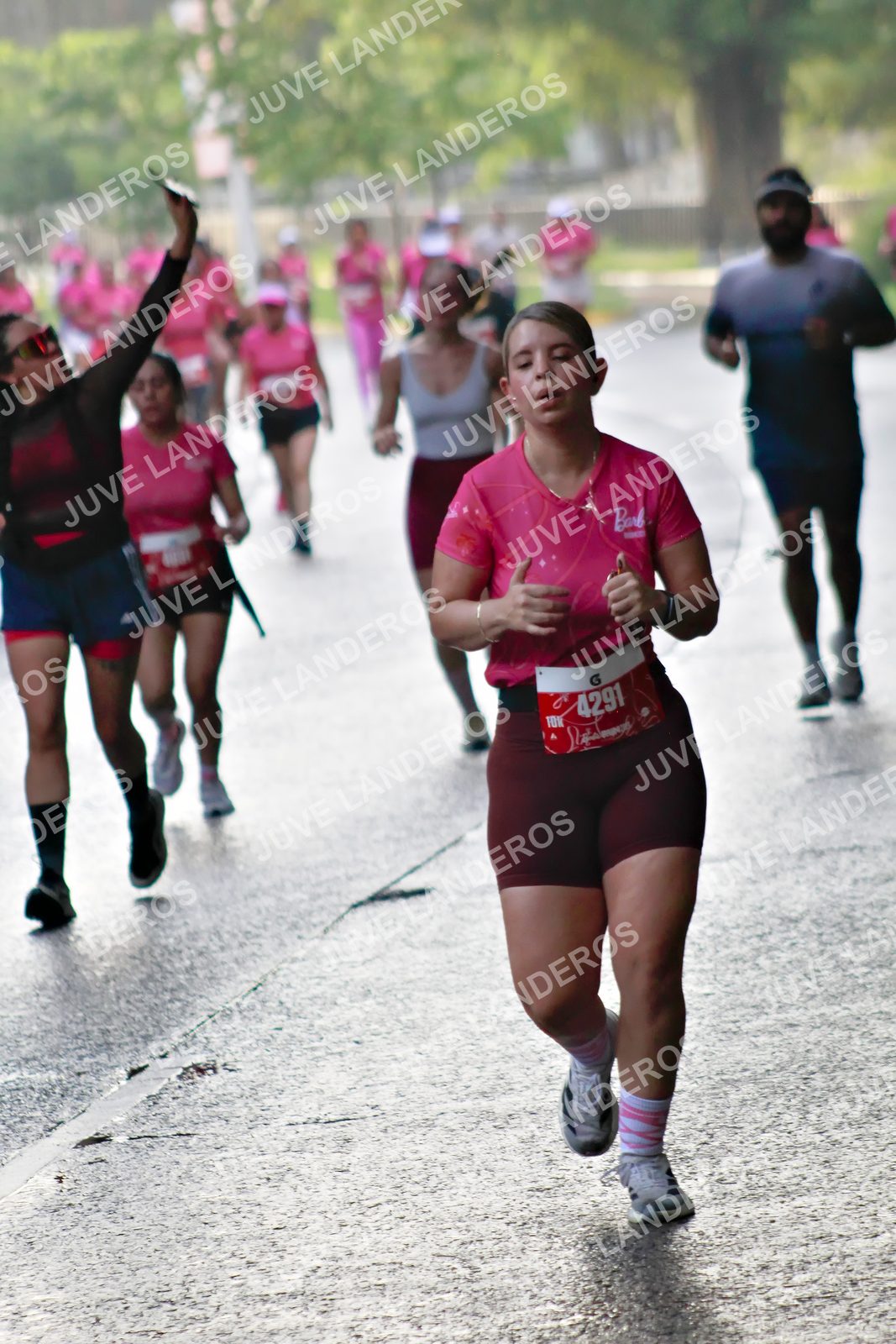 Foto del BARBIE RUN GUADALAJARA en Paseo Andares, Blvd. Puerta de Hierro 4965, Zapopan a las 07:37 · Ruta · dorsal 4291