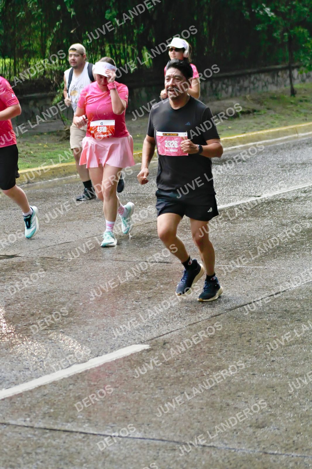 Foto del BARBIE RUN GUADALAJARA en Paseo Andares, Blvd. Puerta de Hierro 4965, Zapopan a las 07:45 · Ruta · dorsal 3326, 4310