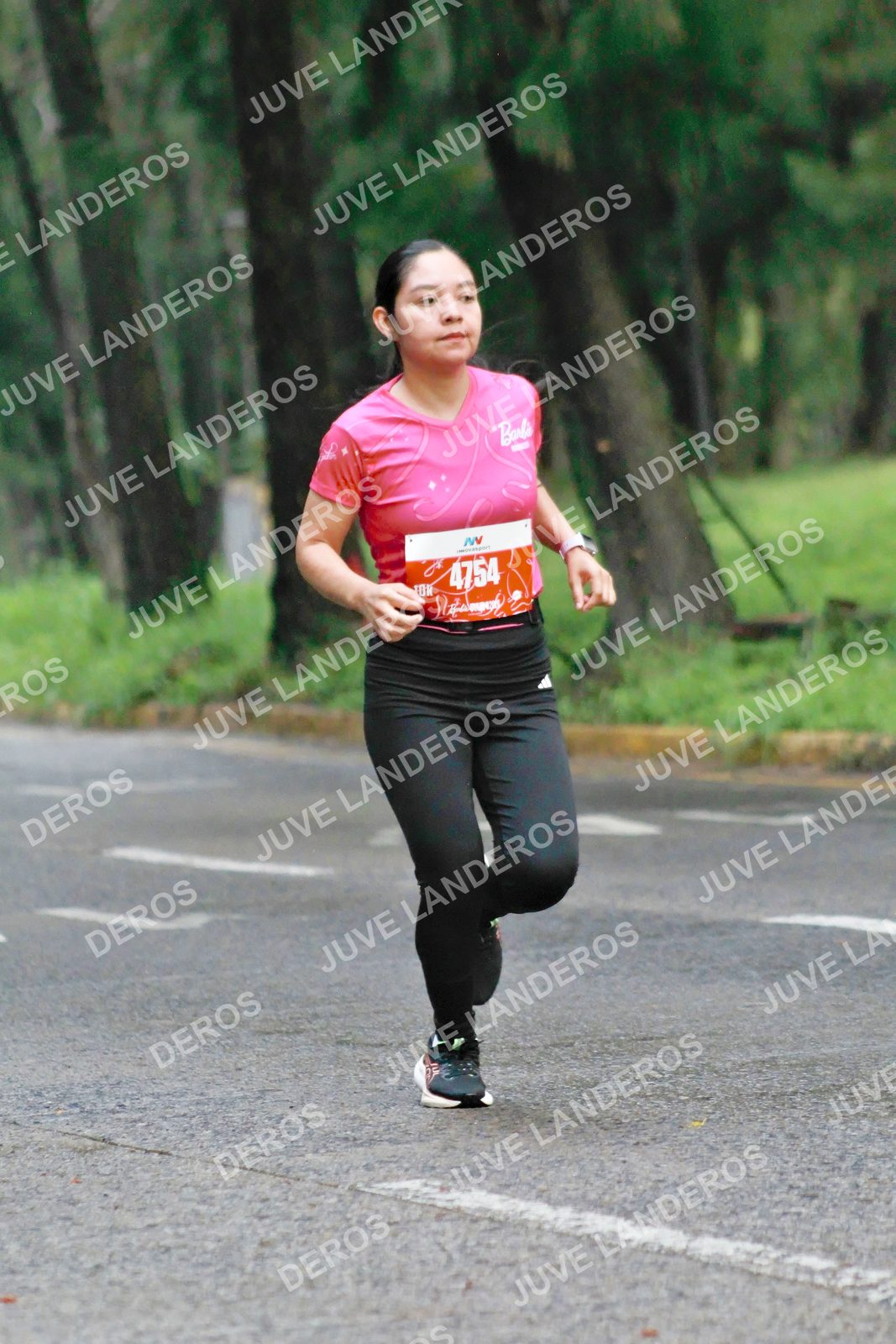 Foto del BARBIE RUN GUADALAJARA en Paseo Andares, Blvd. Puerta de Hierro 4965, Zapopan a las 07:22 · Ruta · dorsal 4754