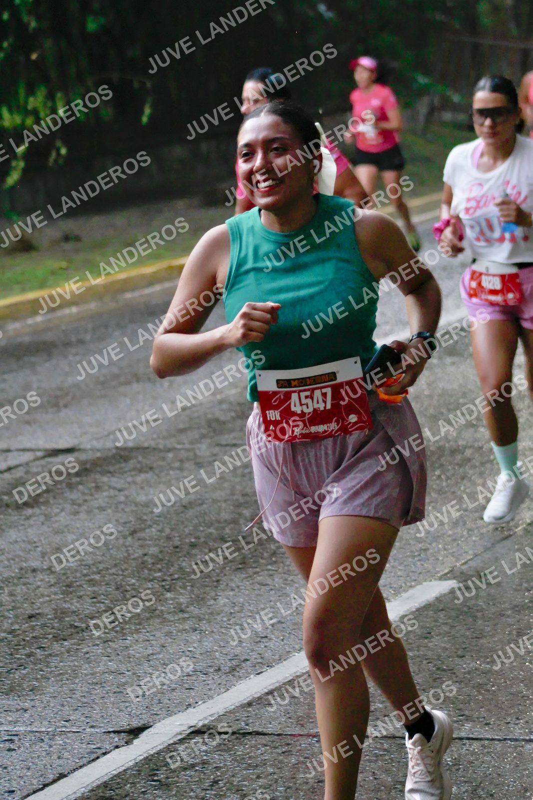 Foto del BARBIE RUN GUADALAJARA en Paseo Andares, Blvd. Puerta de Hierro 4965, Zapopan a las 07:37 · Ruta · dorsal 4547