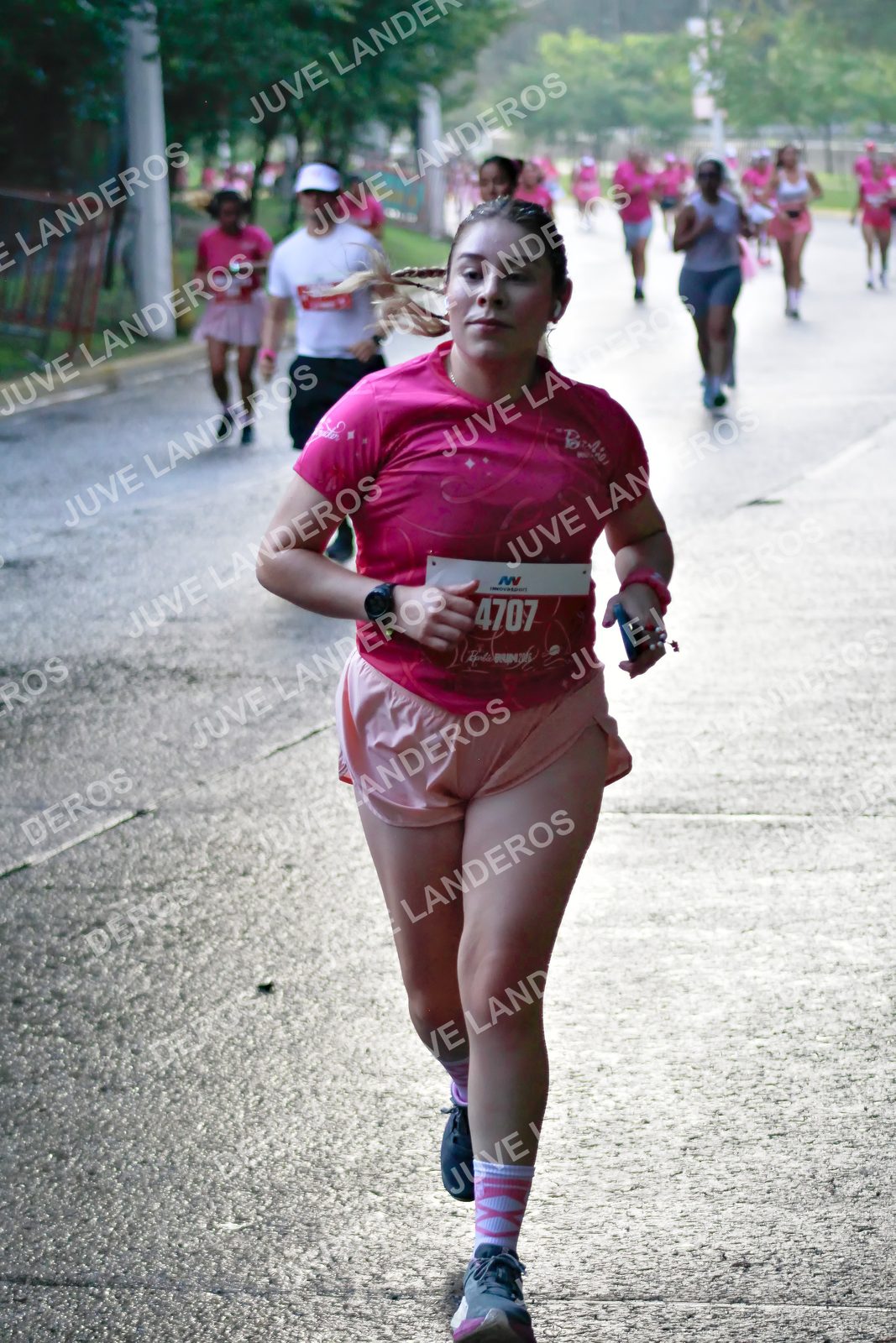 Foto del BARBIE RUN GUADALAJARA en Paseo Andares, Blvd. Puerta de Hierro 4965, Zapopan a las 07:38 · Ruta · dorsal 4707
