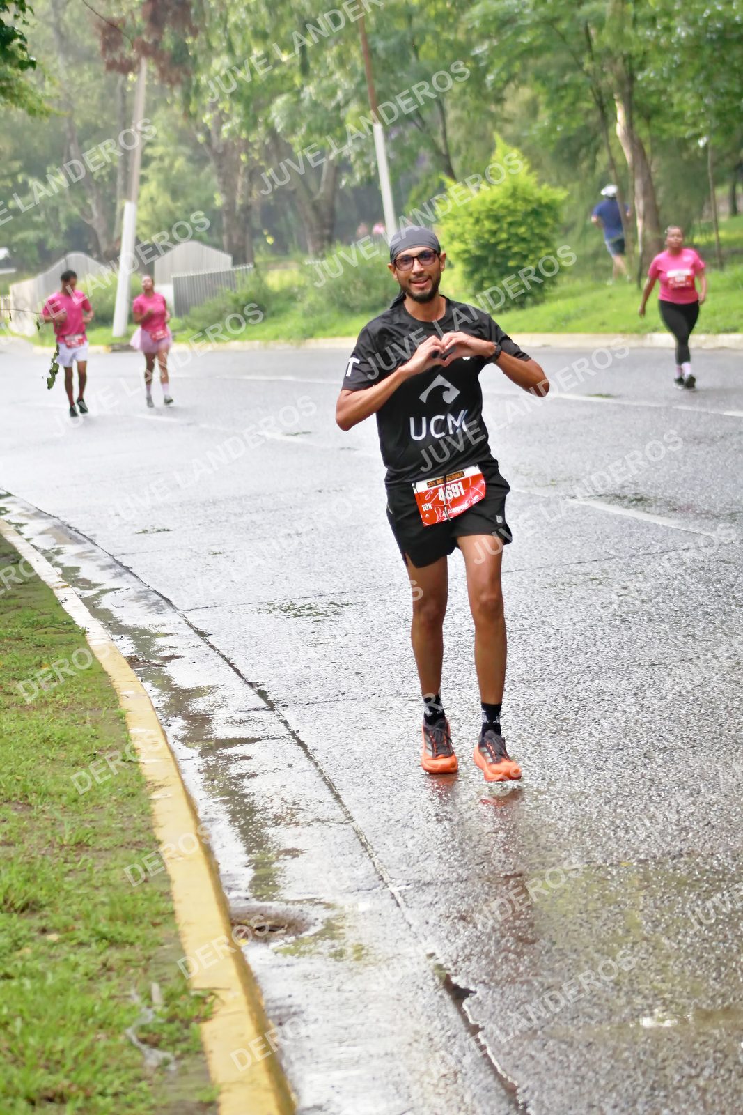 Foto del BARBIE RUN GUADALAJARA en Paseo Andares, Blvd. Puerta de Hierro 4965, Zapopan a las 07:49 · Ruta · dorsal 4691