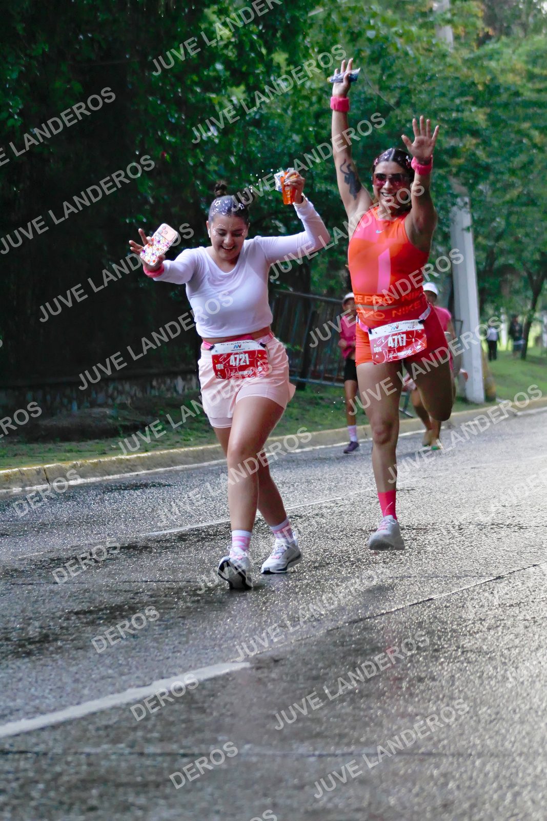 Foto del BARBIE RUN GUADALAJARA en Paseo Andares, Blvd. Puerta de Hierro 4965, Zapopan a las 07:40 · Ruta · dorsal 4721, 4717