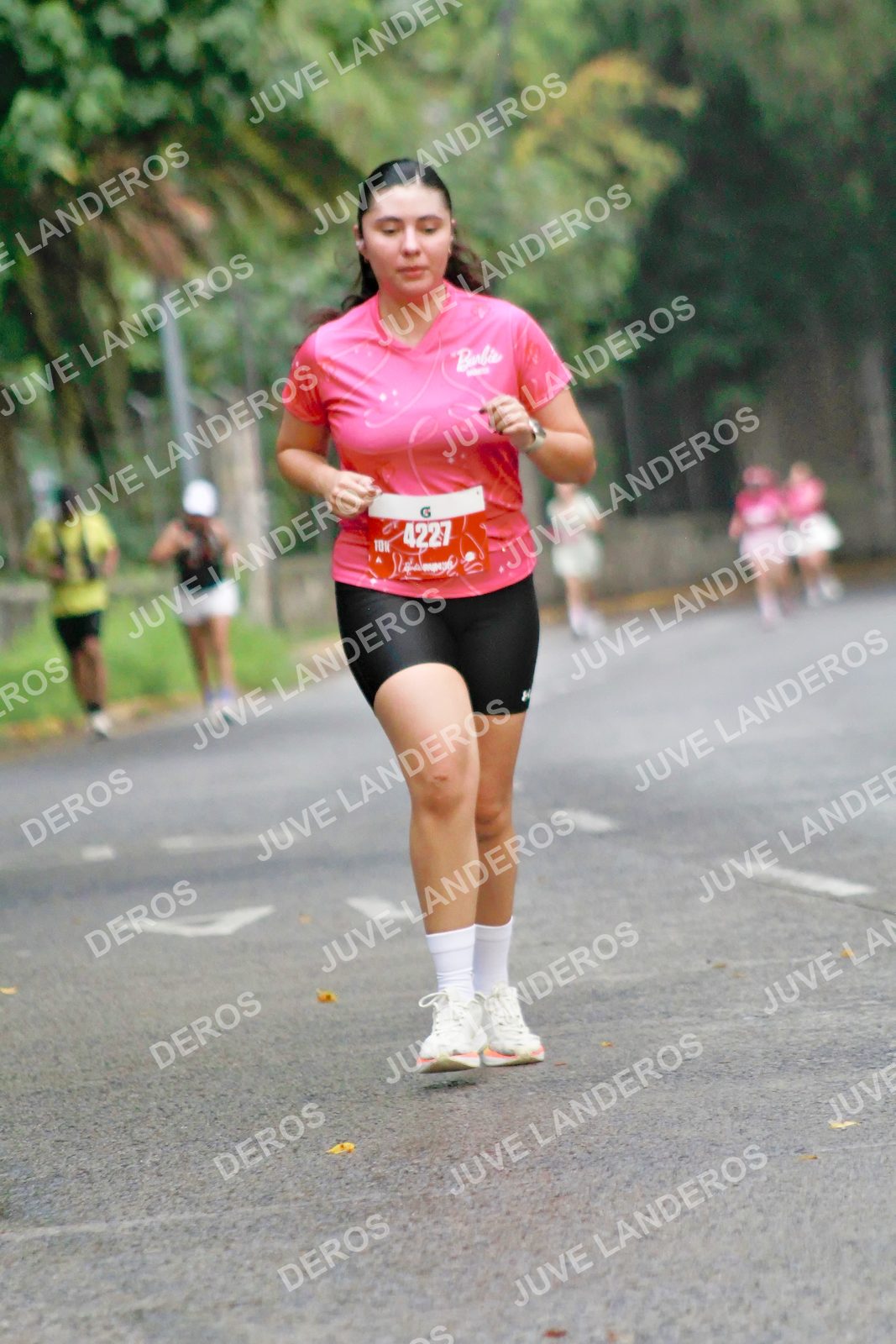 Foto del BARBIE RUN GUADALAJARA en Paseo Andares, Blvd. Puerta de Hierro 4965, Zapopan a las 07:22 · Ruta · dorsal 4227