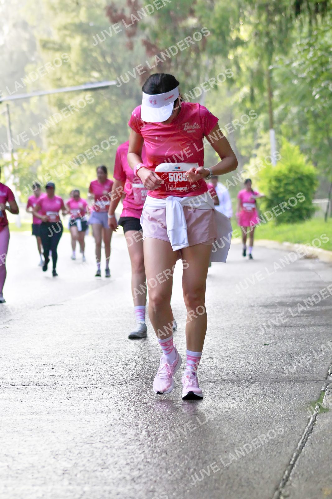 Foto del BARBIE RUN GUADALAJARA en Paseo Andares, Blvd. Puerta de Hierro 4965, Zapopan a las 07:42 · Ruta · dorsal 5035