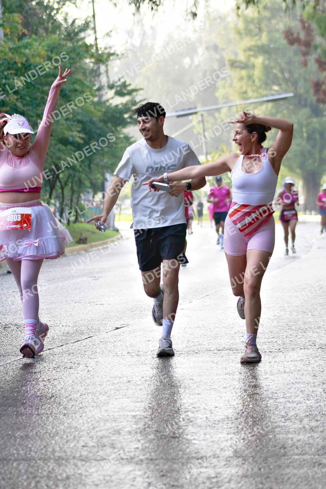 Foto del BARBIE RUN GUADALAJARA en Paseo Andares, Blvd. Puerta de Hierro 4965, Zapopan a las 07:43 · Ruta · dorsal 4803