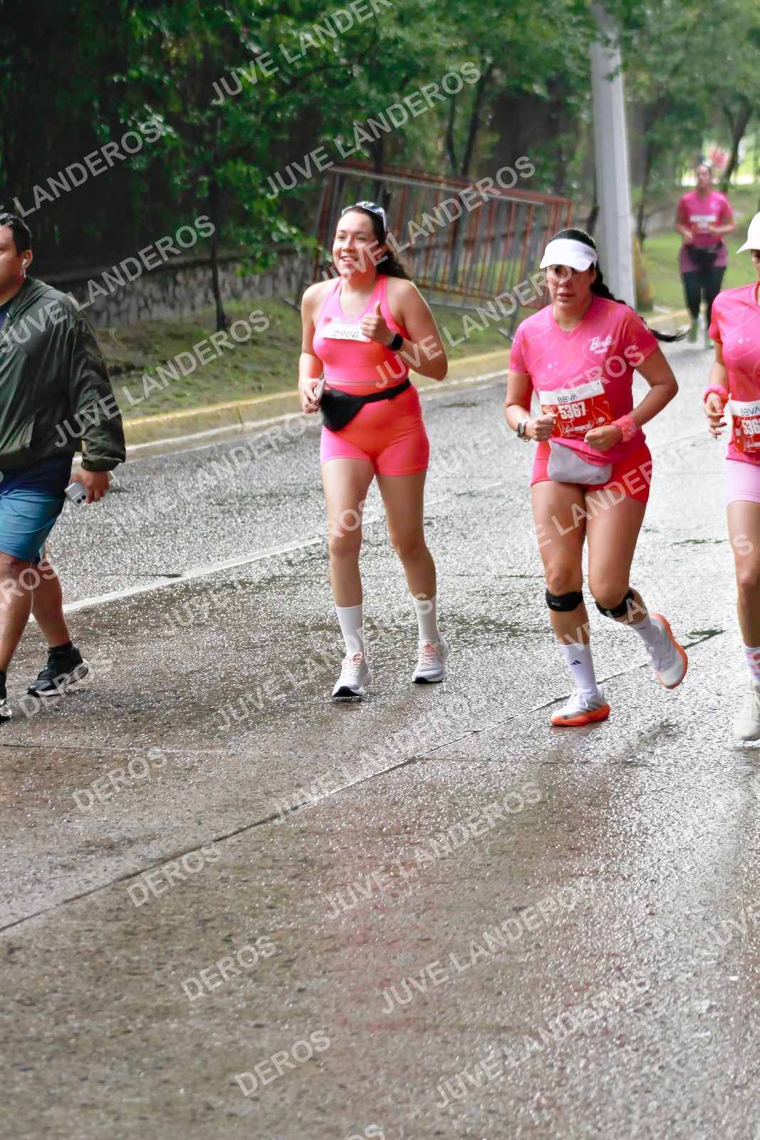 Foto del BARBIE RUN GUADALAJARA en Paseo Andares, Blvd. Puerta de Hierro 4965, Zapopan a las 07:45 · Ruta · dorsal 5367, 2908