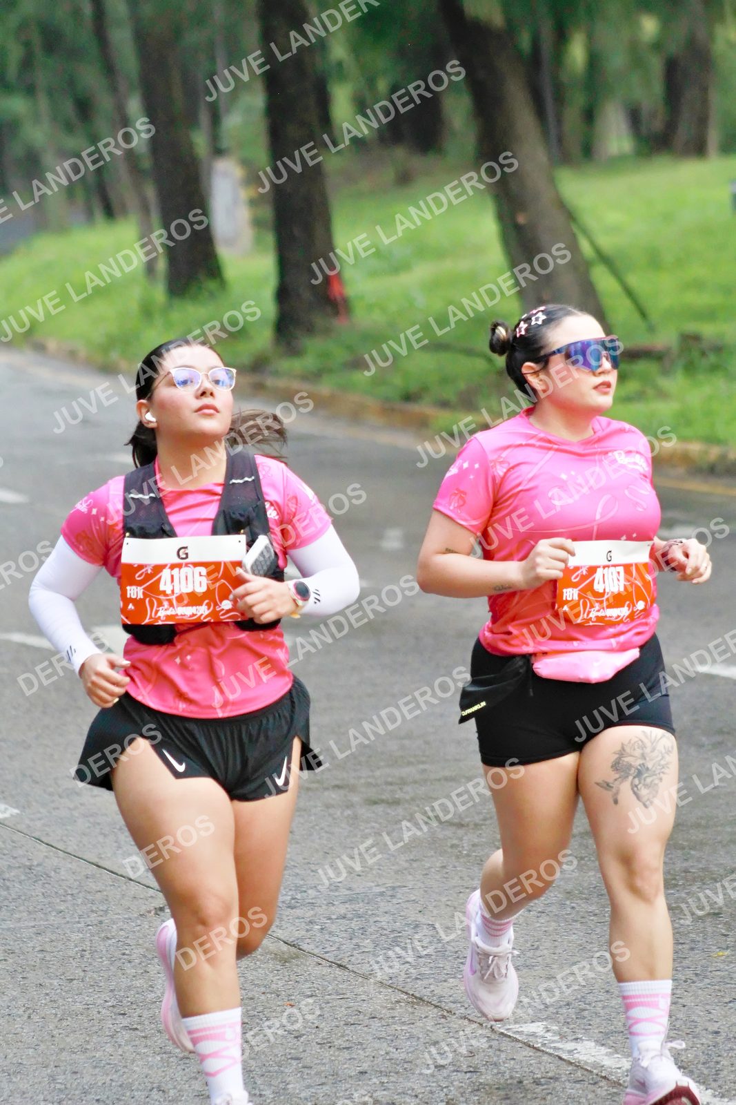 Foto del BARBIE RUN GUADALAJARA en Paseo Andares, Blvd. Puerta de Hierro 4965, Zapopan a las 07:31 · Ruta · dorsal 4106, 4107