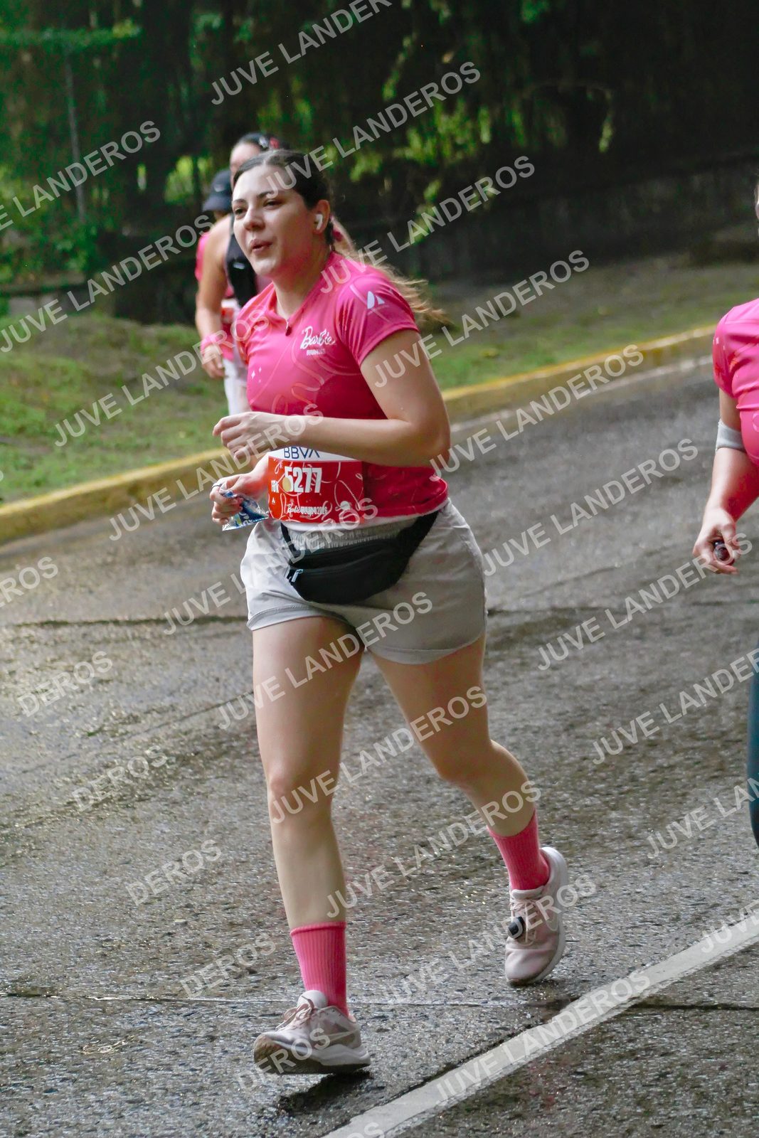 Foto del BARBIE RUN GUADALAJARA en Paseo Andares, Blvd. Puerta de Hierro 4965, Zapopan a las 07:37 · Ruta · dorsal 5277