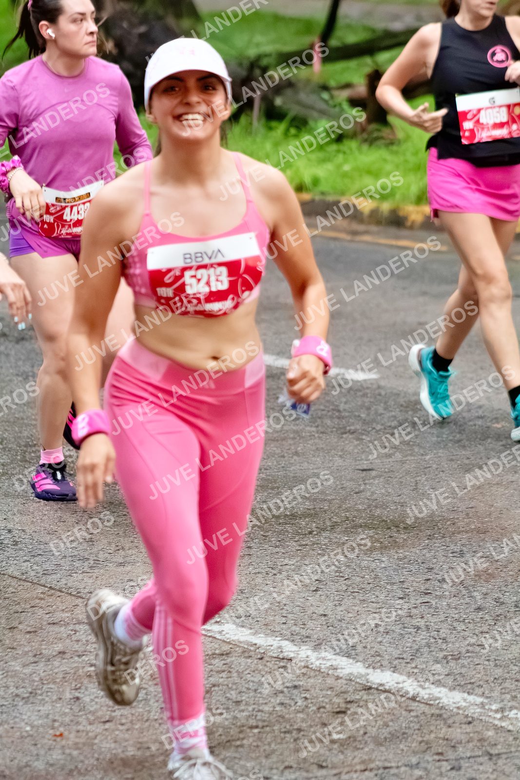 Foto del BARBIE RUN GUADALAJARA en Paseo Andares, Blvd. Puerta de Hierro 4965, Zapopan a las 07:02 · Ruta · dorsal 5213, 4058, 4432