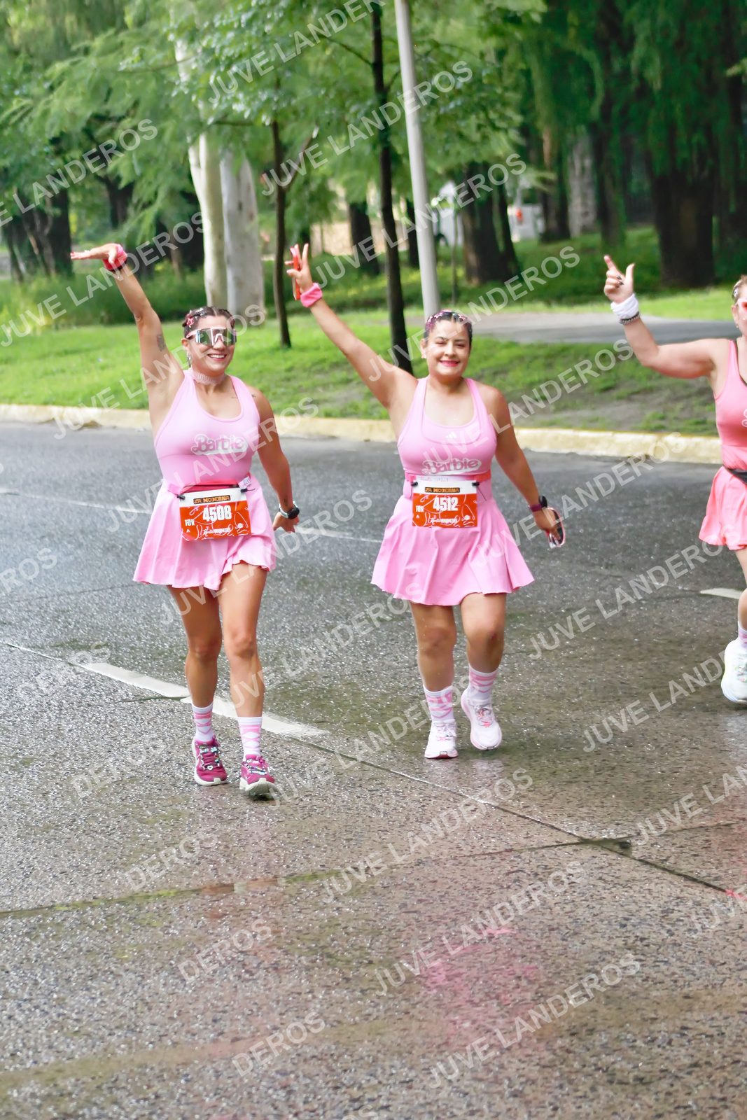 Foto del BARBIE RUN GUADALAJARA en Paseo Andares, Blvd. Puerta de Hierro 4965, Zapopan a las 07:49 · Ruta · dorsal 4512, 4508