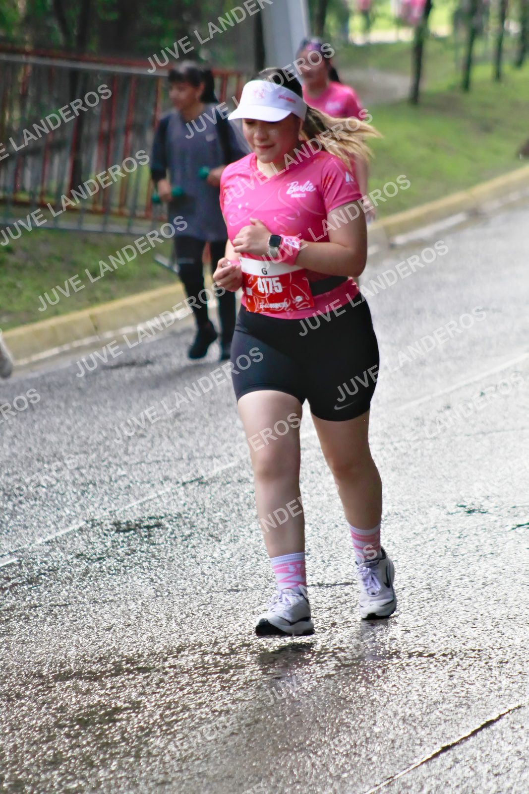 Foto del BARBIE RUN GUADALAJARA en Paseo Andares, Blvd. Puerta de Hierro 4965, Zapopan a las 07:44 · Ruta · dorsal 4175