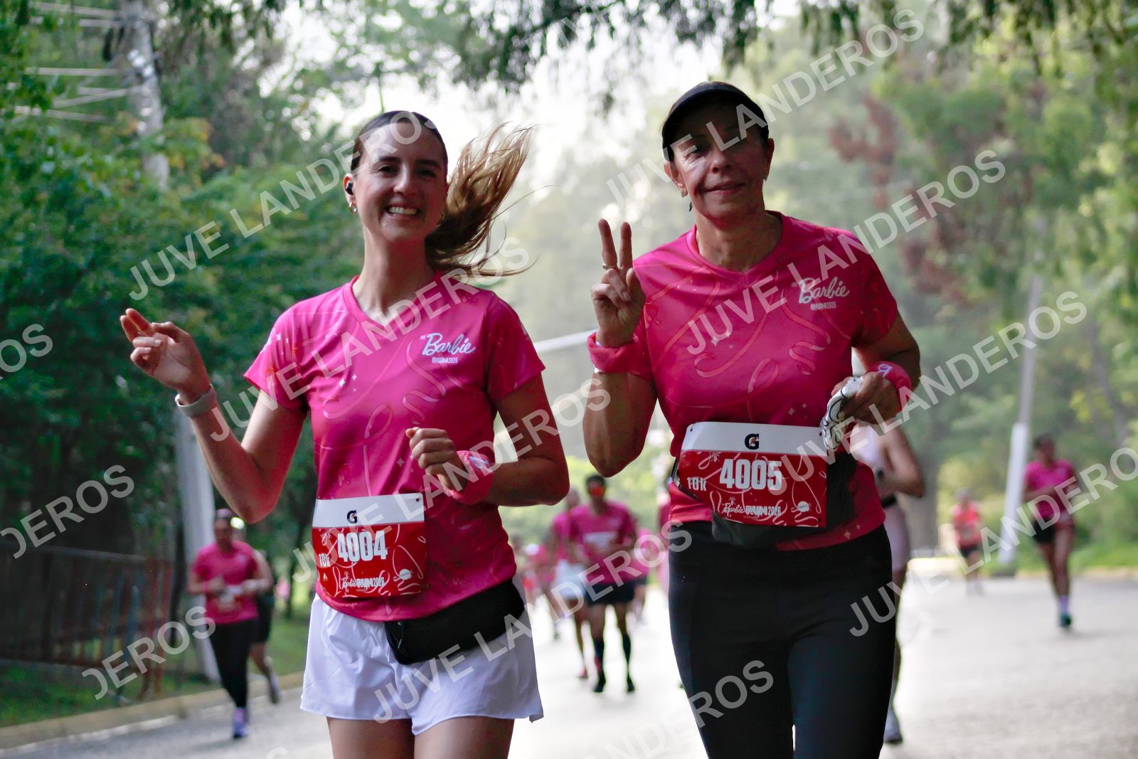 Foto del BARBIE RUN GUADALAJARA en Paseo Andares, Blvd. Puerta de Hierro 4965, Zapopan a las 07:40 · Ruta · dorsal 4005, 4004