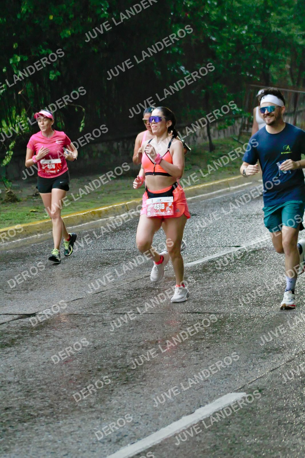 Foto del BARBIE RUN GUADALAJARA en Paseo Andares, Blvd. Puerta de Hierro 4965, Zapopan a las 07:37 · Ruta · dorsal 4918, 4176