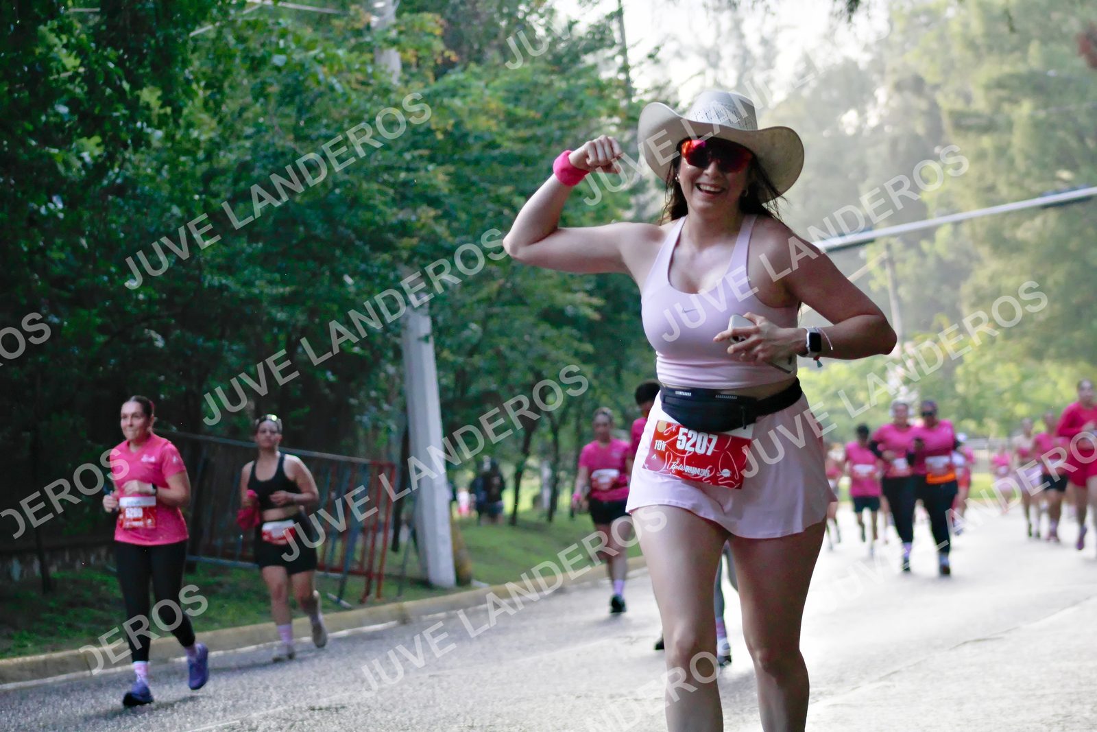 Foto del BARBIE RUN GUADALAJARA en Paseo Andares, Blvd. Puerta de Hierro 4965, Zapopan a las 07:40 · Ruta · dorsal 5207