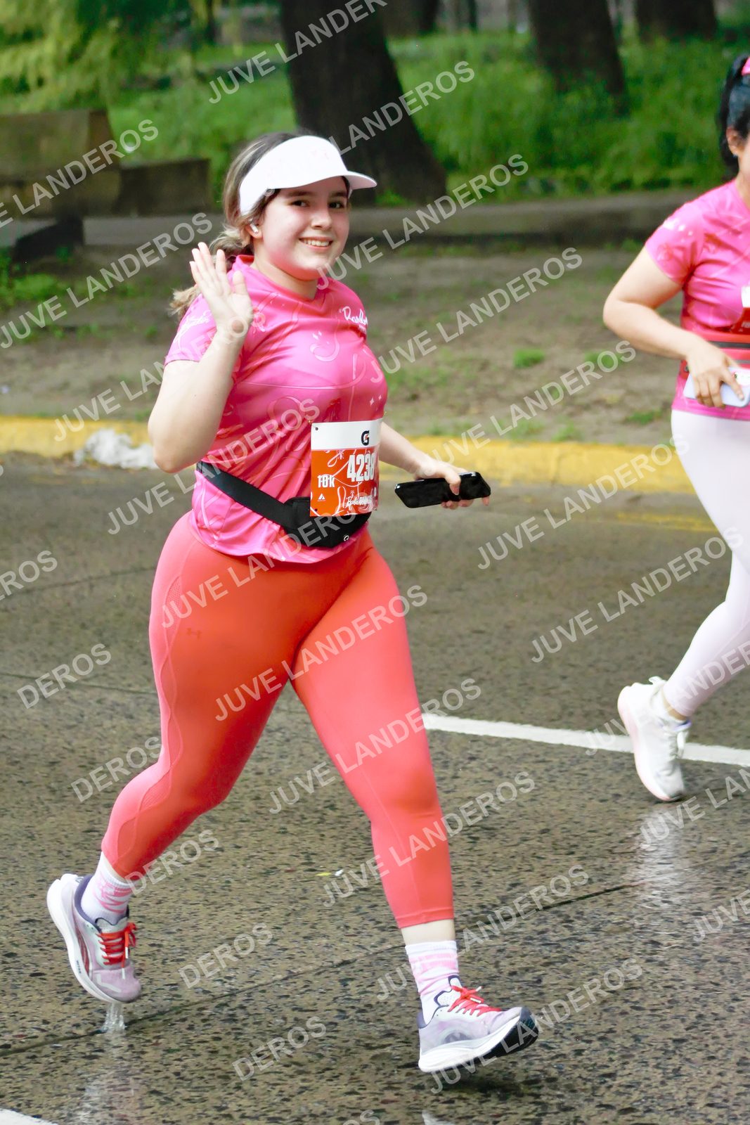 Foto del BARBIE RUN GUADALAJARA en Paseo Andares, Blvd. Puerta de Hierro 4965, Zapopan a las 07:49 · Ruta · dorsal 4238