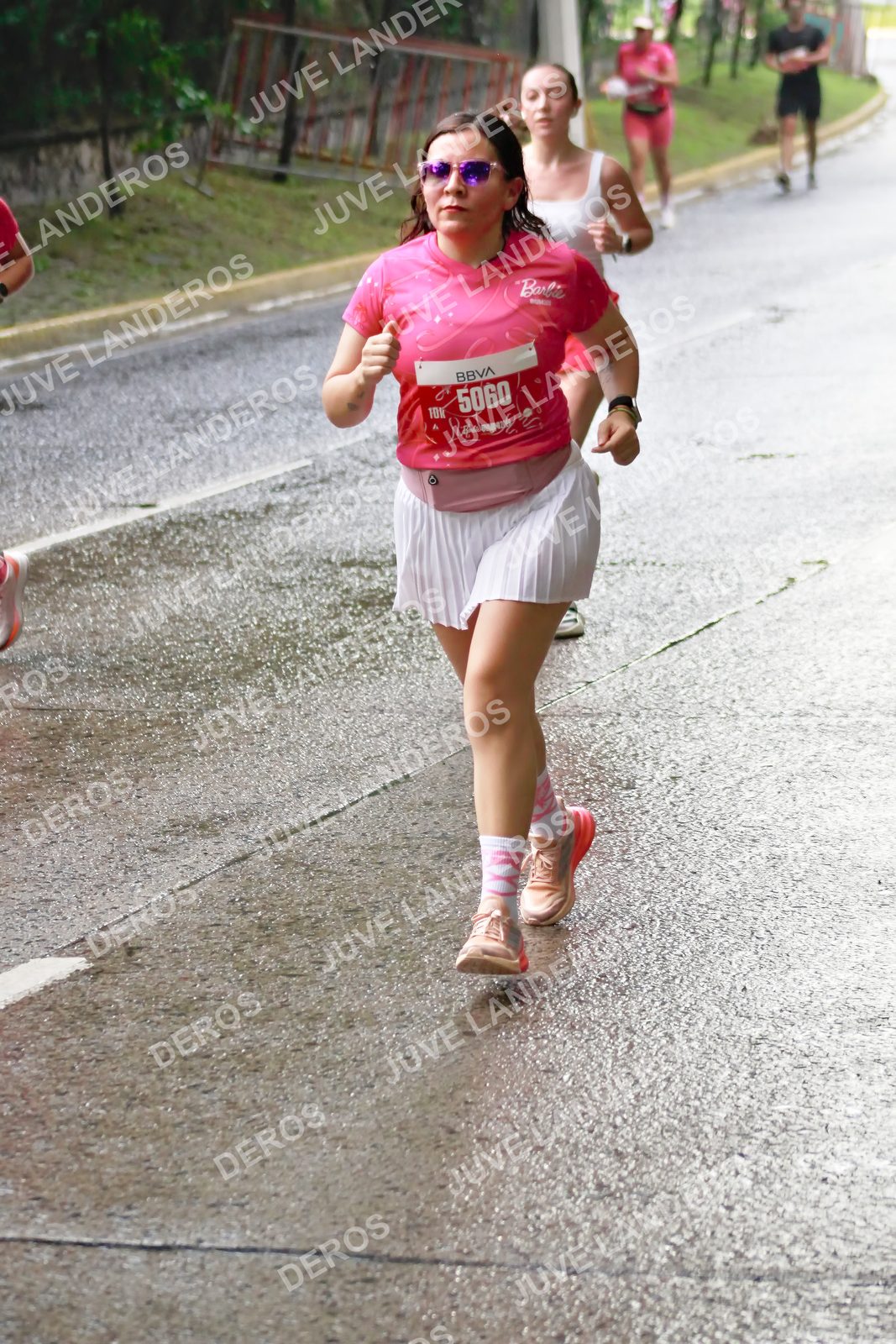 Foto del BARBIE RUN GUADALAJARA en Paseo Andares, Blvd. Puerta de Hierro 4965, Zapopan a las 07:48 · Ruta · dorsal 5060