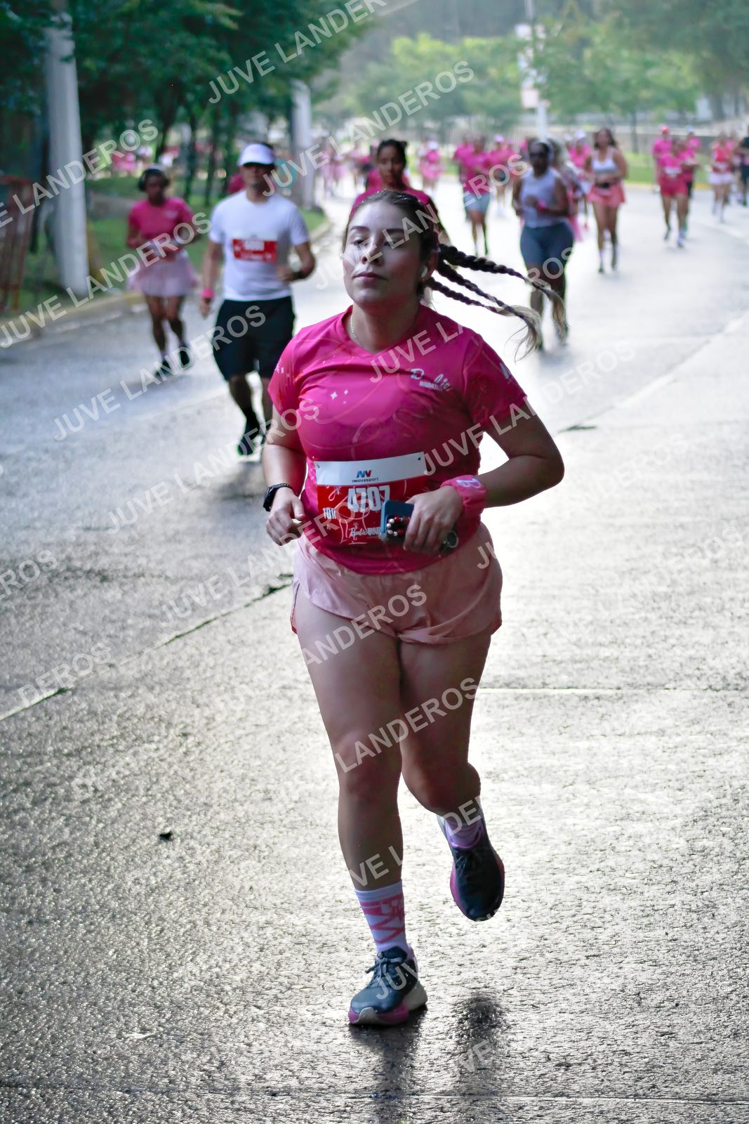 Foto del BARBIE RUN GUADALAJARA en Paseo Andares, Blvd. Puerta de Hierro 4965, Zapopan a las 07:38 · Ruta · dorsal 4707