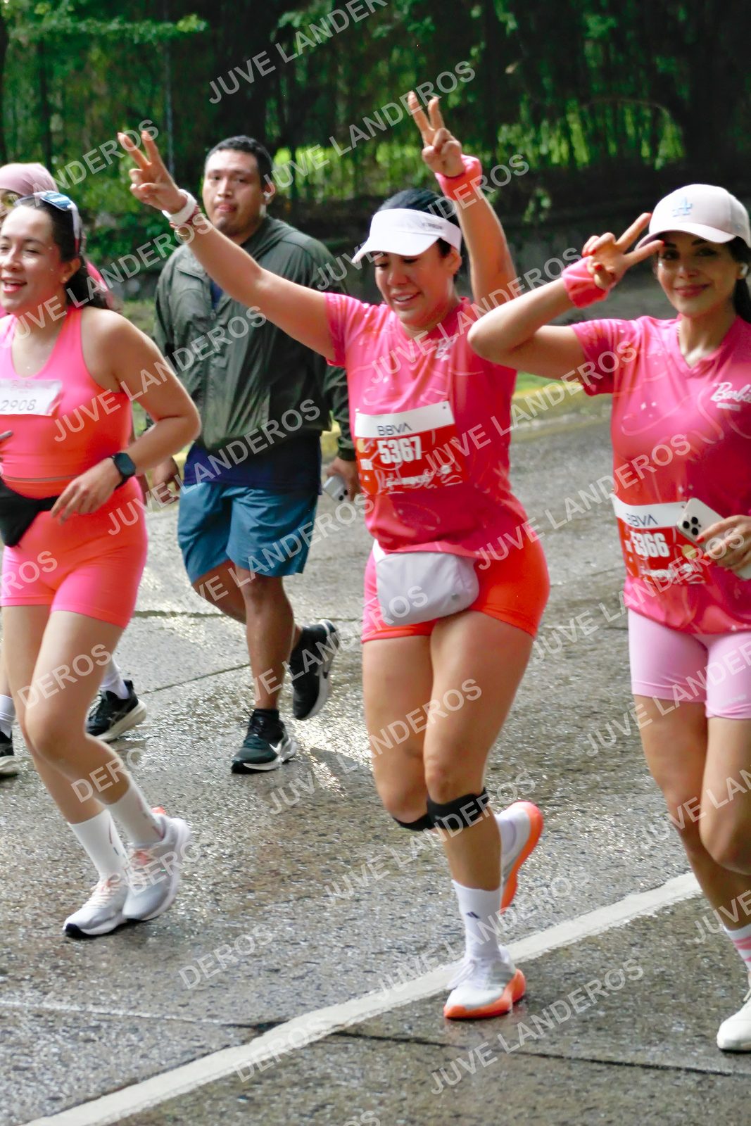 Foto del BARBIE RUN GUADALAJARA en Paseo Andares, Blvd. Puerta de Hierro 4965, Zapopan a las 07:45 · Ruta · dorsal 5367, 2908, 5366