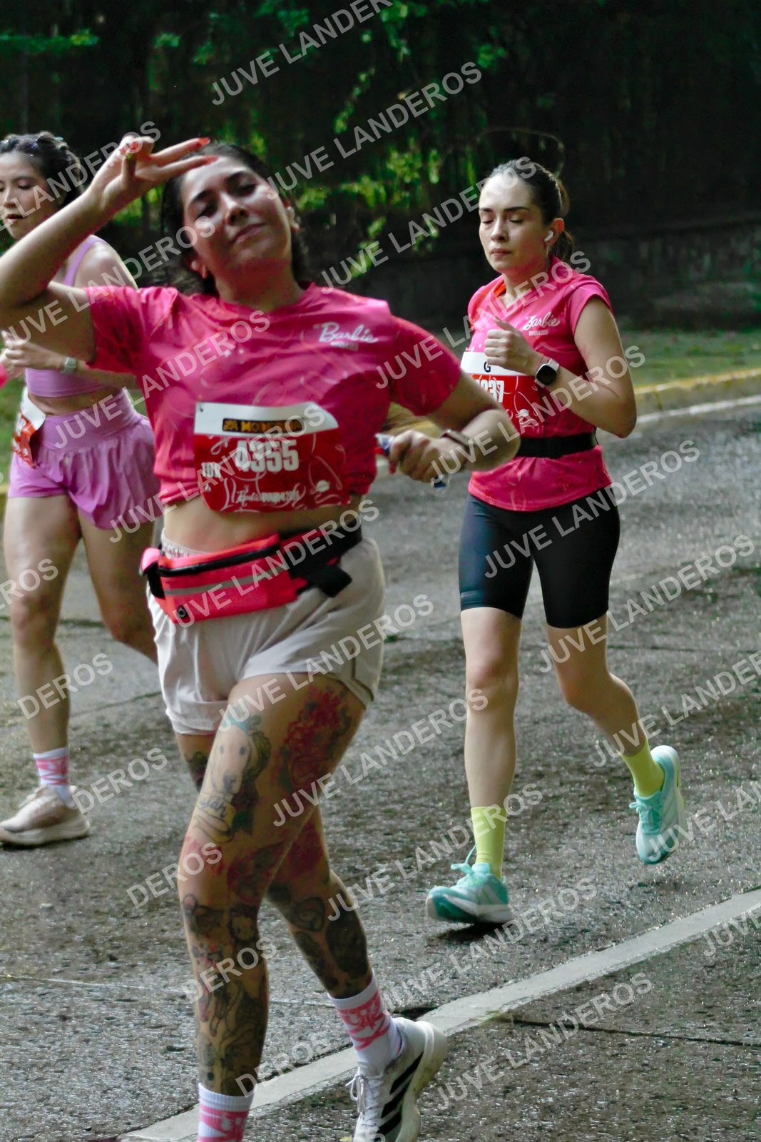 Foto del BARBIE RUN GUADALAJARA en Paseo Andares, Blvd. Puerta de Hierro 4965, Zapopan a las 07:38 · Ruta · dorsal 4355