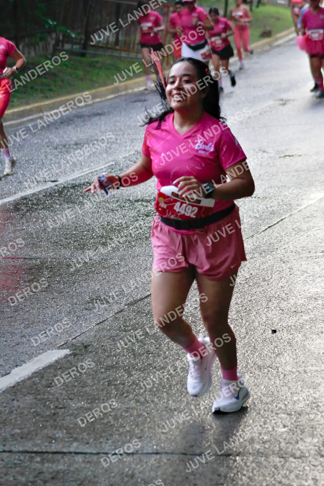 Foto del BARBIE RUN GUADALAJARA en Paseo Andares, Blvd. Puerta de Hierro 4965, Zapopan a las 07:37 · Ruta · dorsal 4492