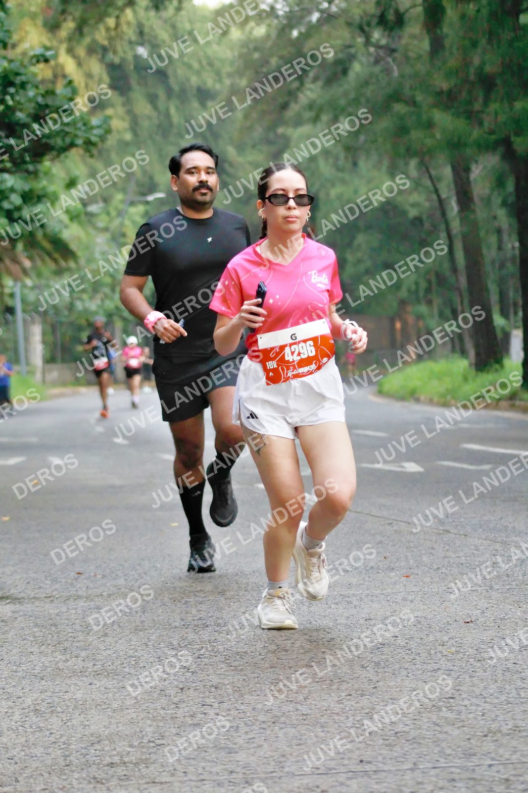 Foto del BARBIE RUN GUADALAJARA en Paseo Andares, Blvd. Puerta de Hierro 4965, Zapopan a las 07:21 · Ruta · dorsal 4296