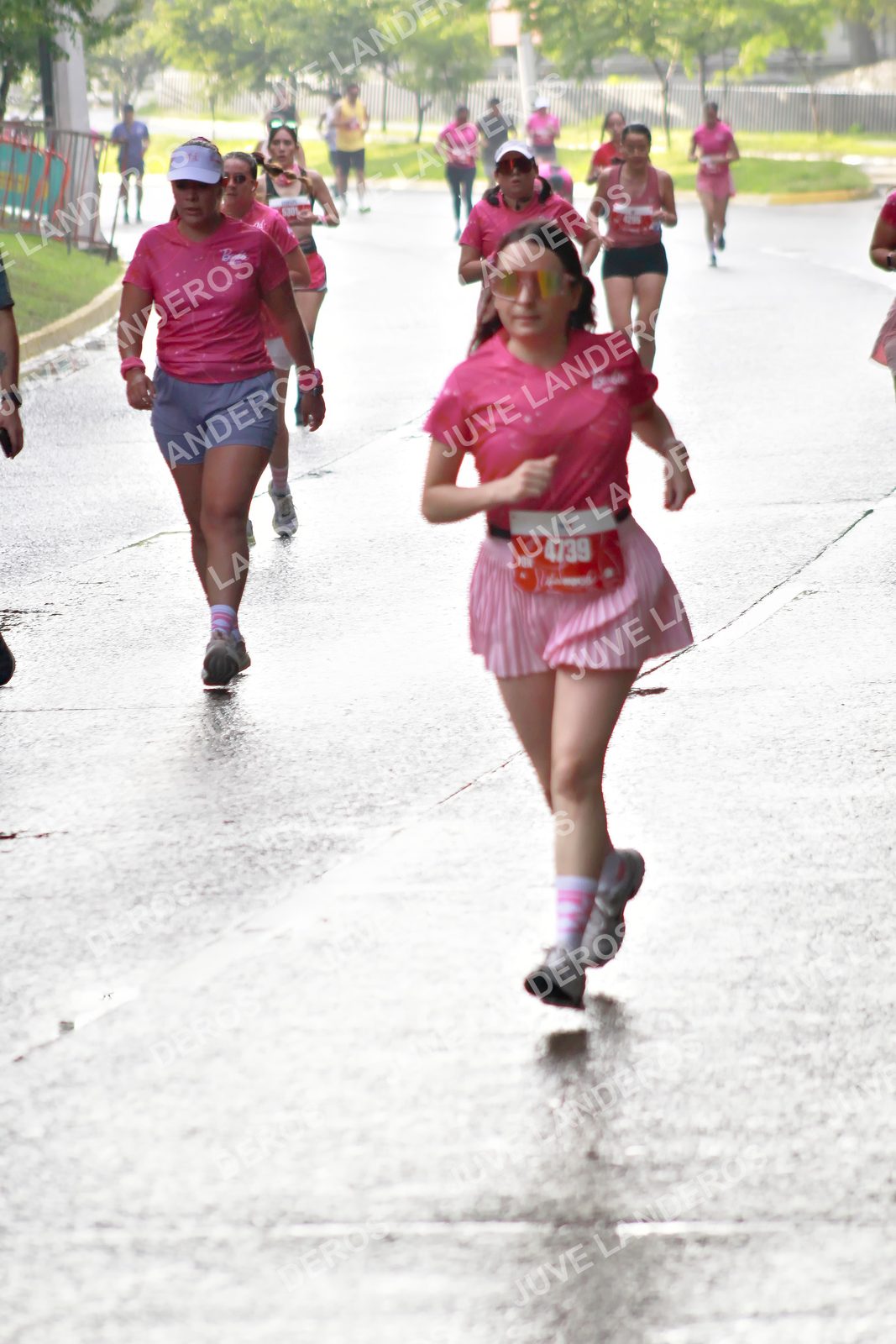 Foto del BARBIE RUN GUADALAJARA en Paseo Andares, Blvd. Puerta de Hierro 4965, Zapopan a las 07:46 · Ruta · dorsal 4739