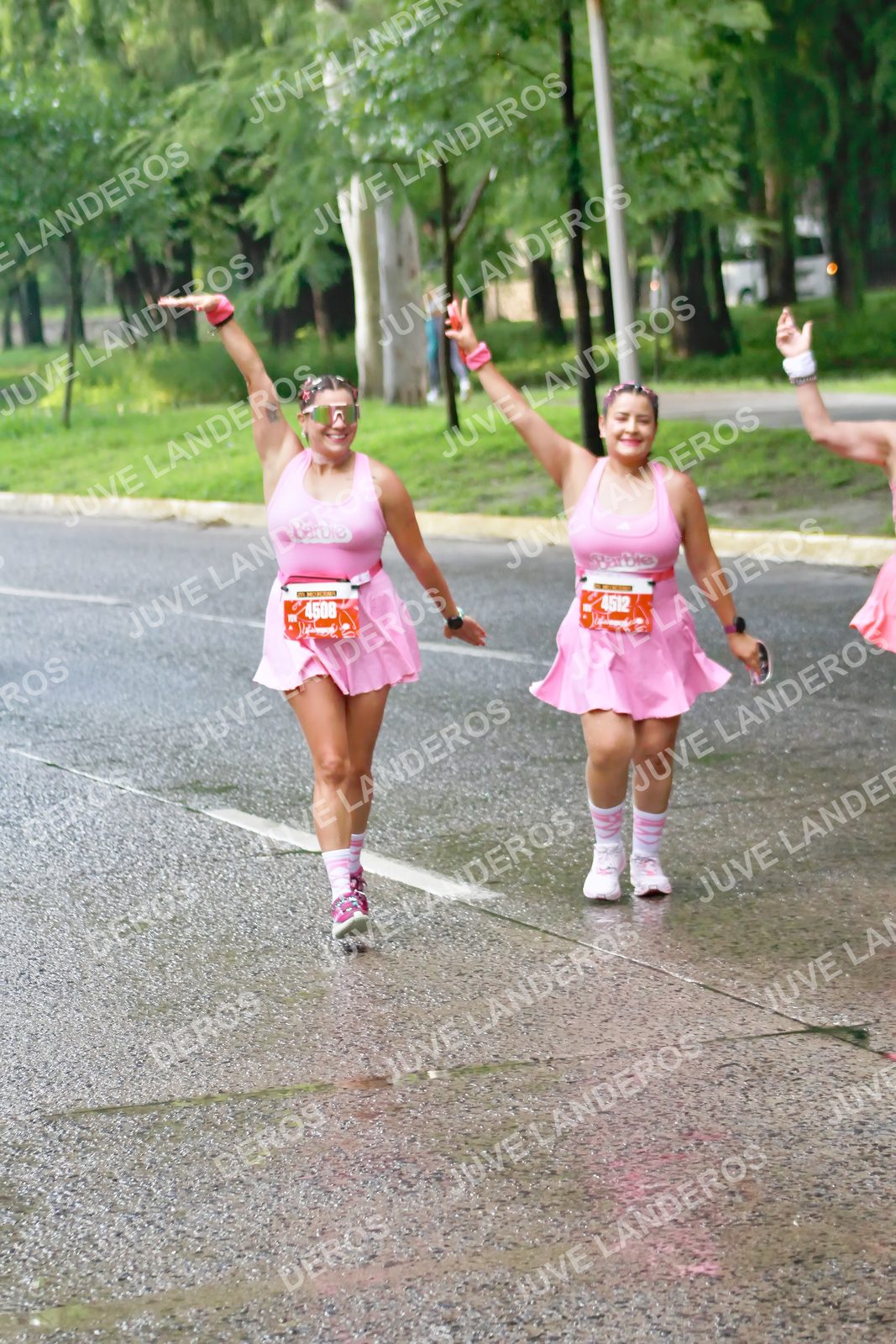Foto del BARBIE RUN GUADALAJARA en Paseo Andares, Blvd. Puerta de Hierro 4965, Zapopan a las 07:49 · Ruta · dorsal 4512, 4508