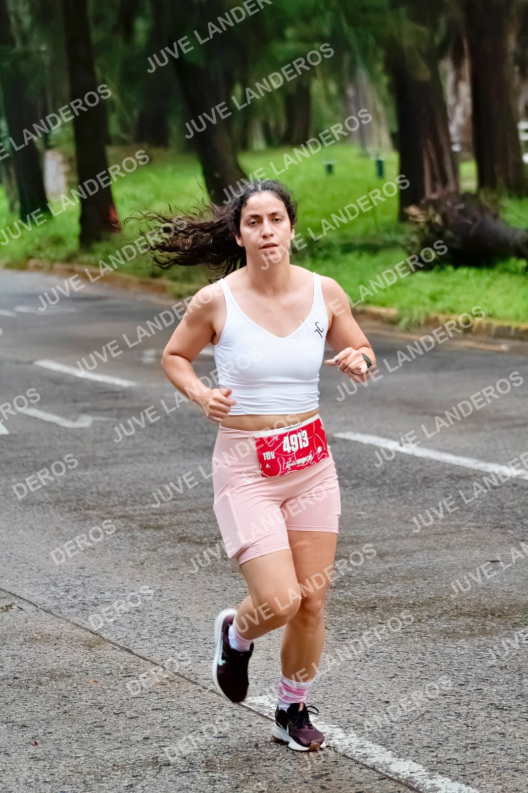 Foto del BARBIE RUN GUADALAJARA en Paseo Andares, Blvd. Puerta de Hierro 4965, Zapopan a las 06:59 · Ruta · dorsal 4913