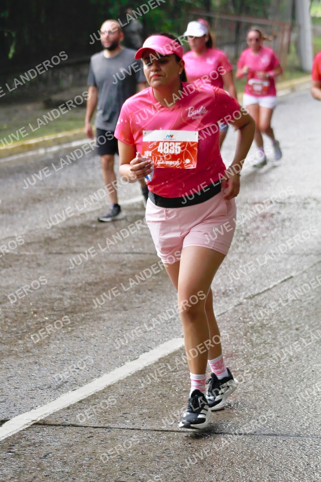 Foto del BARBIE RUN GUADALAJARA en Paseo Andares, Blvd. Puerta de Hierro 4965, Zapopan a las 07:46 · Ruta · dorsal 4835