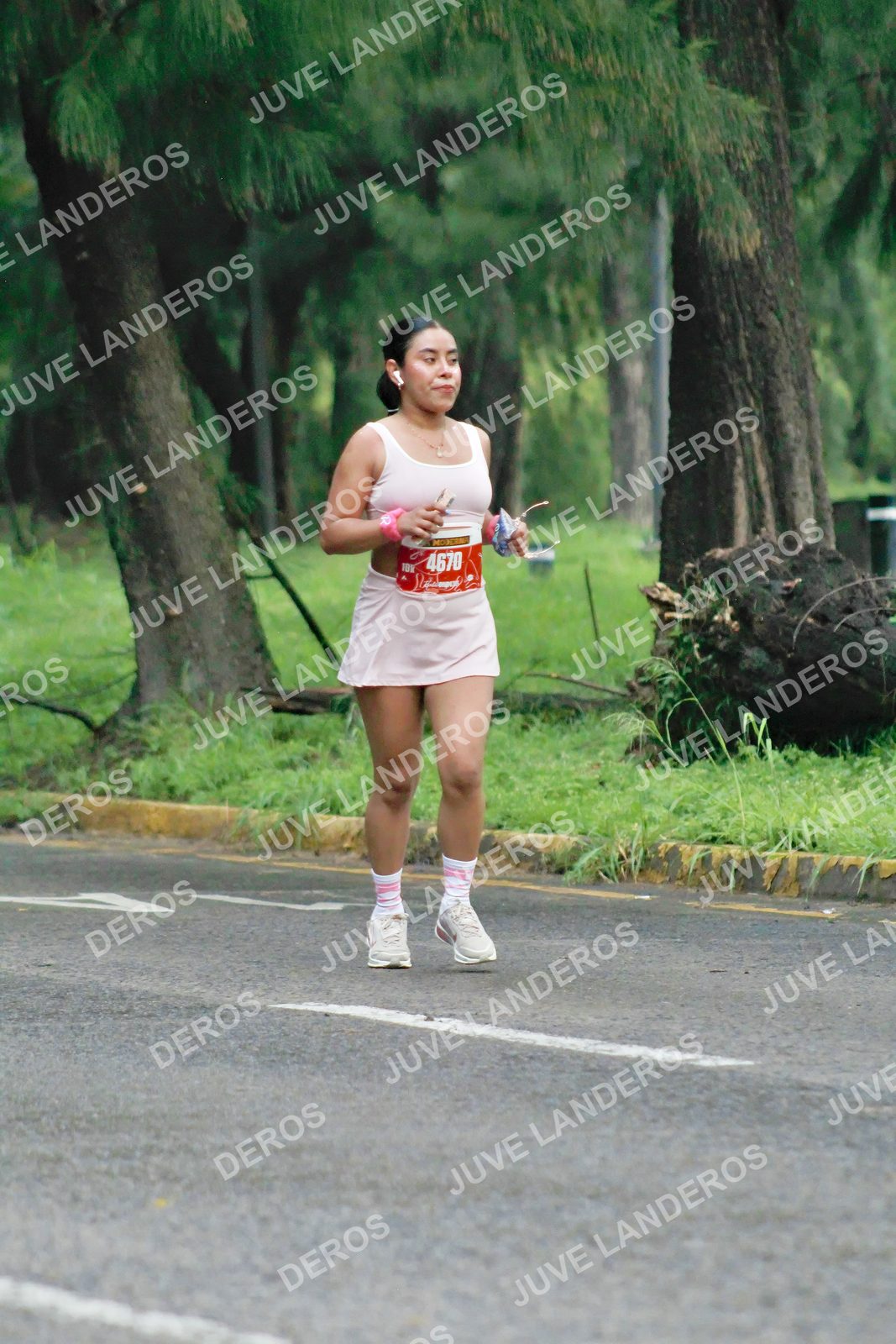 Foto del BARBIE RUN GUADALAJARA en Paseo Andares, Blvd. Puerta de Hierro 4965, Zapopan a las 07:29 · Ruta · dorsal 4670