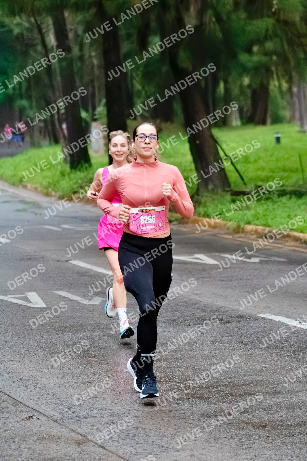 Foto del BARBIE RUN GUADALAJARA en Paseo Andares, Blvd. Puerta de Hierro 4965, Zapopan a las 06:59 · Ruta · dorsal 3255