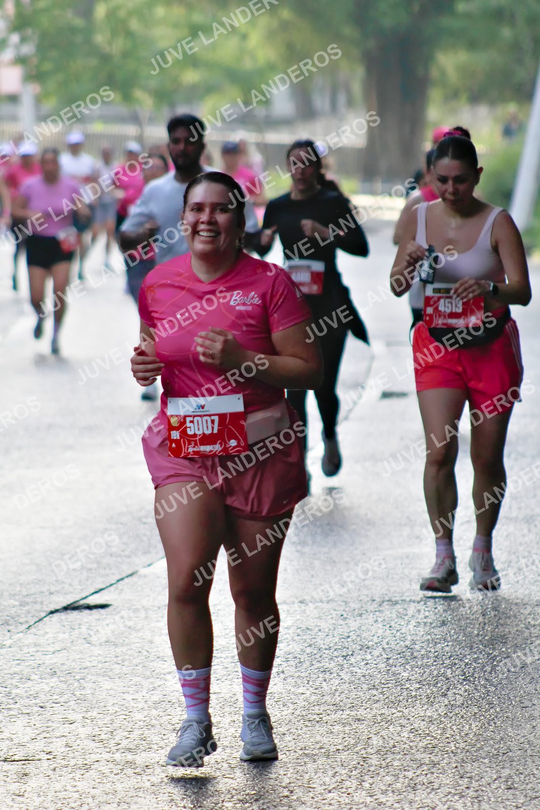 Foto del BARBIE RUN GUADALAJARA en Paseo Andares, Blvd. Puerta de Hierro 4965, Zapopan a las 07:38 · Ruta · dorsal 5007, 4513