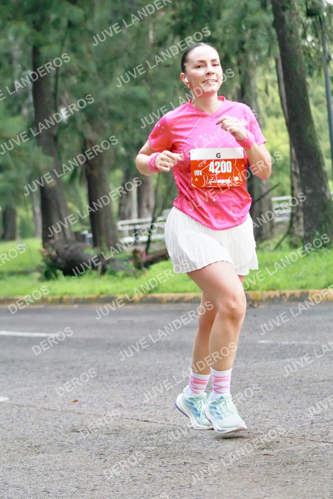 Foto del BARBIE RUN GUADALAJARA en Paseo Andares, Blvd. Puerta de Hierro 4965, Zapopan a las 07:25 · Ruta · dorsal 4200