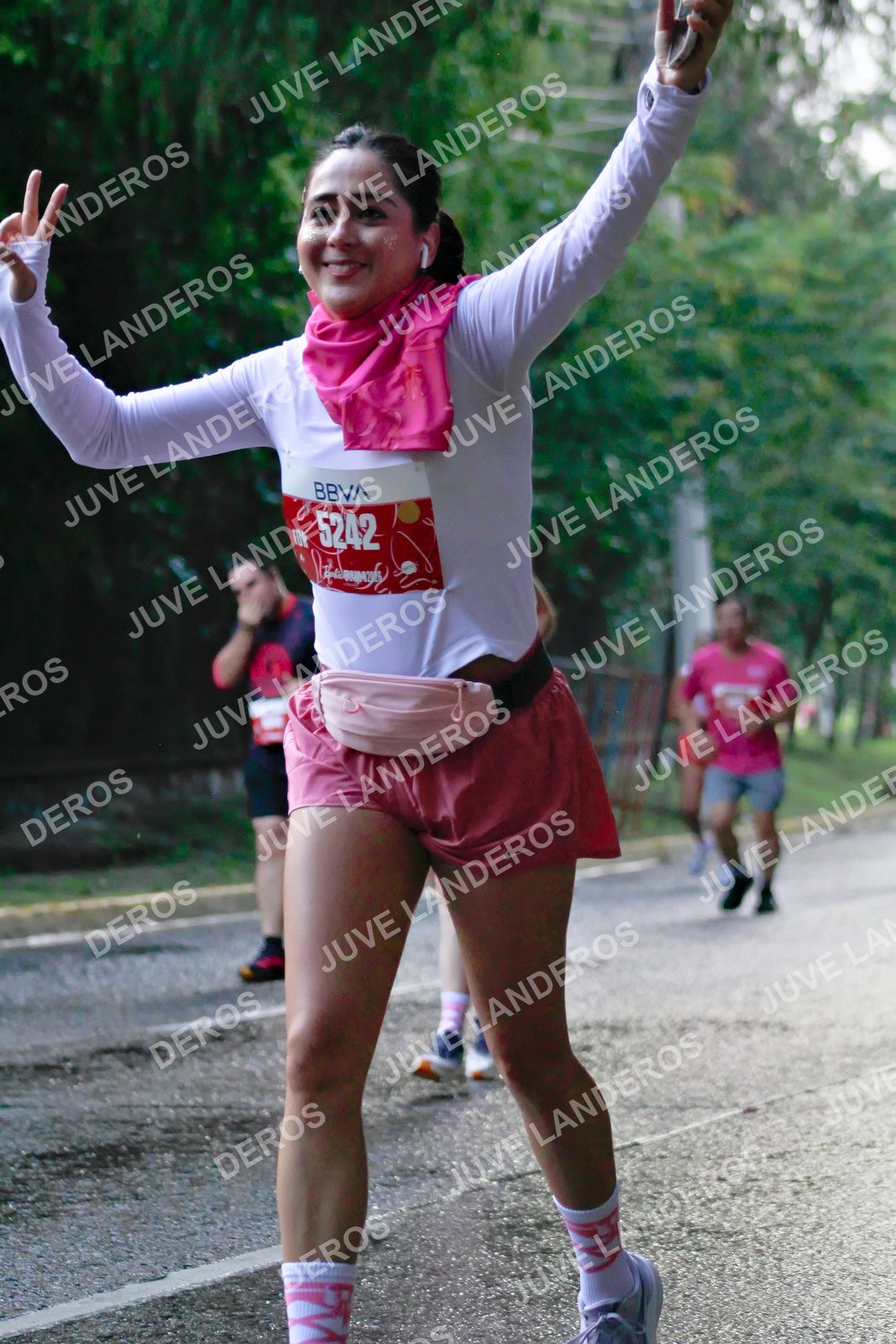 Foto del BARBIE RUN GUADALAJARA en Paseo Andares, Blvd. Puerta de Hierro 4965, Zapopan a las 07:40 · Ruta · dorsal 5242