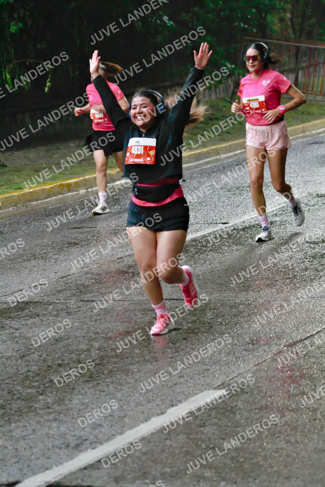 Foto del BARBIE RUN GUADALAJARA en Paseo Andares, Blvd. Puerta de Hierro 4965, Zapopan a las 07:37 · Ruta · dorsal 4831, 4383