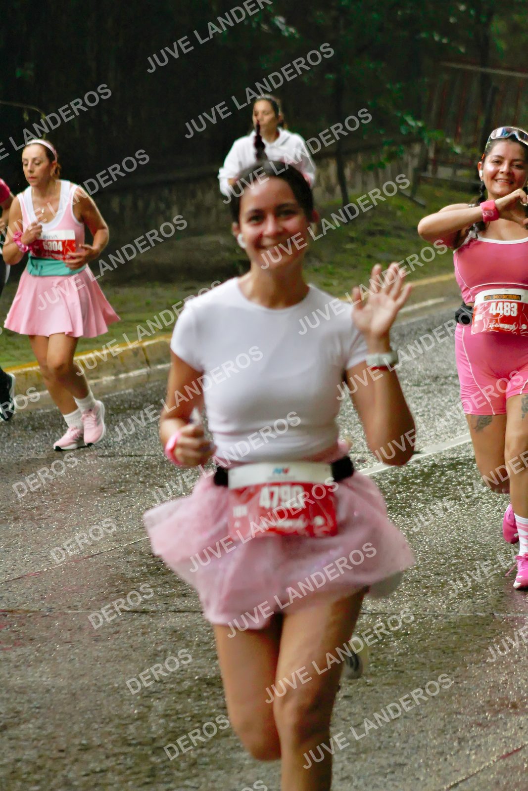 Foto del BARBIE RUN GUADALAJARA en Paseo Andares, Blvd. Puerta de Hierro 4965, Zapopan a las 07:36 · Ruta · dorsal 4483, 4790, 6304