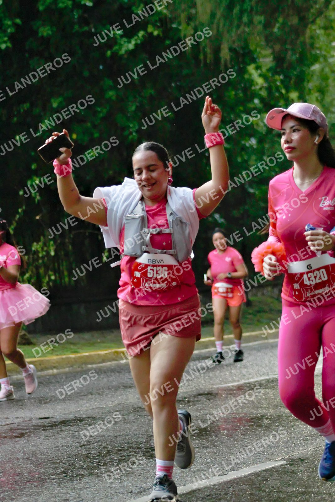 Foto del BARBIE RUN GUADALAJARA en Paseo Andares, Blvd. Puerta de Hierro 4965, Zapopan a las 07:39 · Ruta · dorsal 4320, 5136