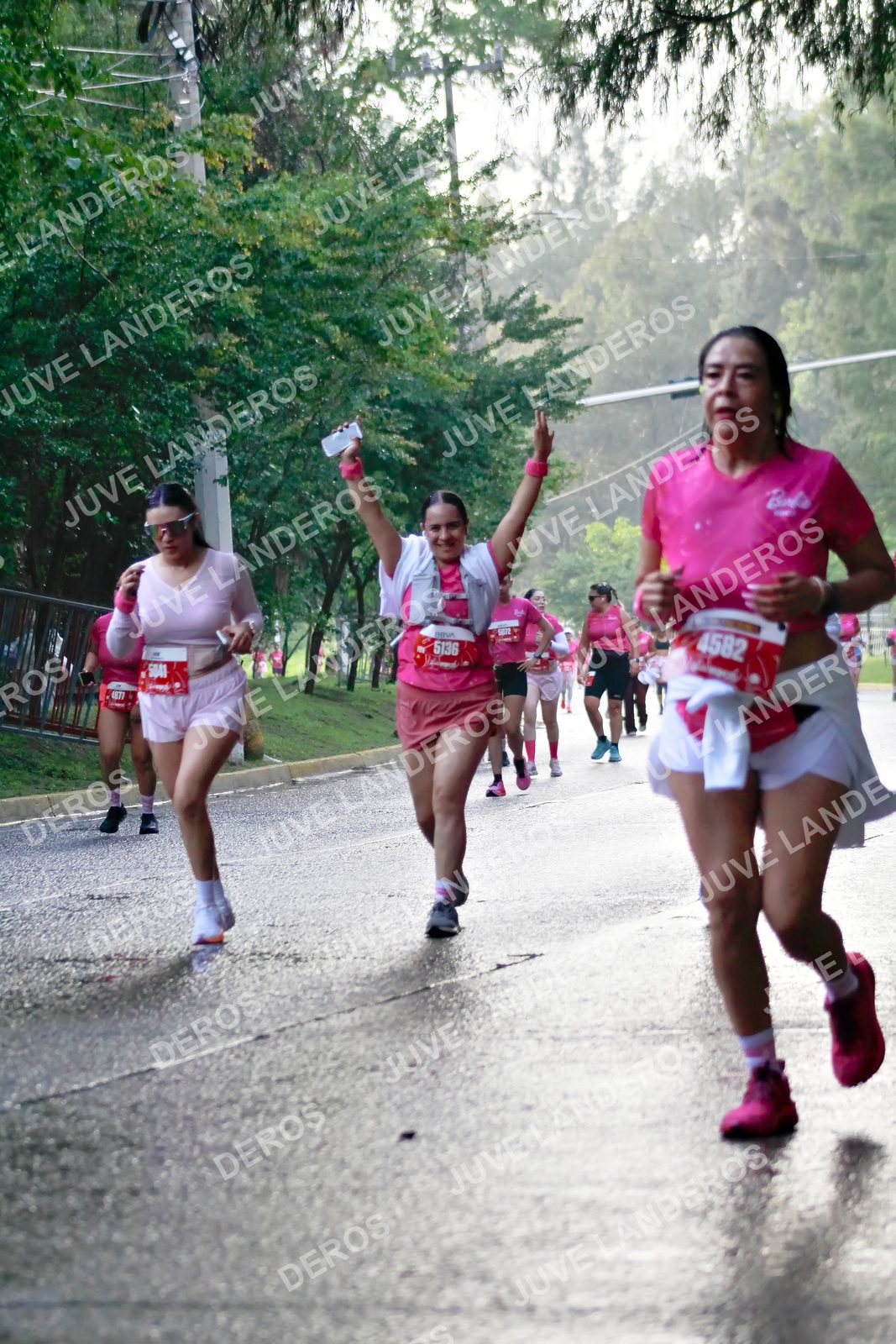 Foto del BARBIE RUN GUADALAJARA en Paseo Andares, Blvd. Puerta de Hierro 4965, Zapopan a las 07:39 · Ruta · dorsal 4582, 5136